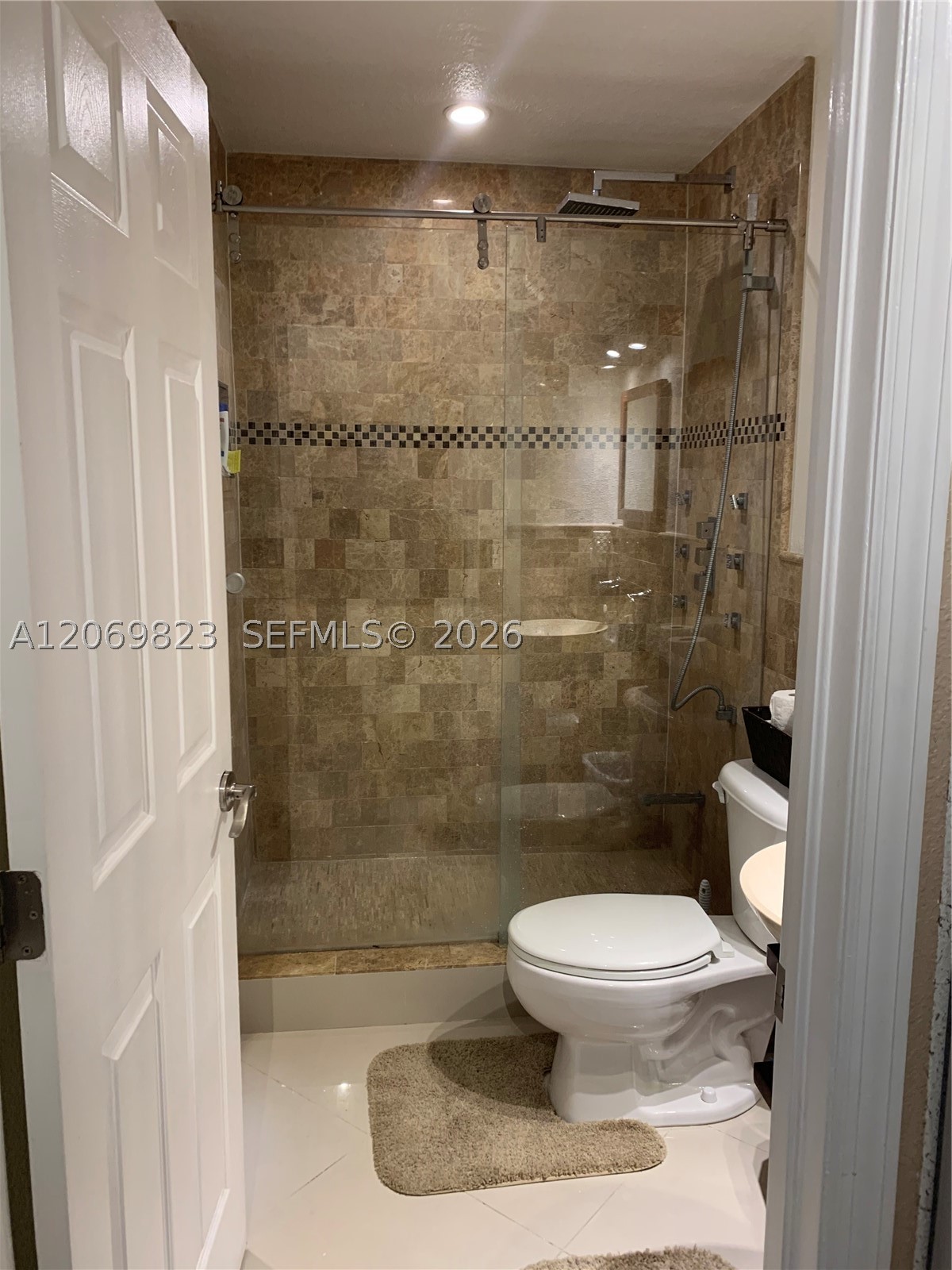1250 Se 29th St 204-58 Property Photo 3