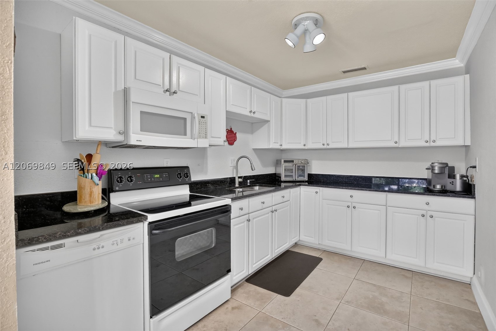 10725 Nw 30th Pl 4 Property Photo 18