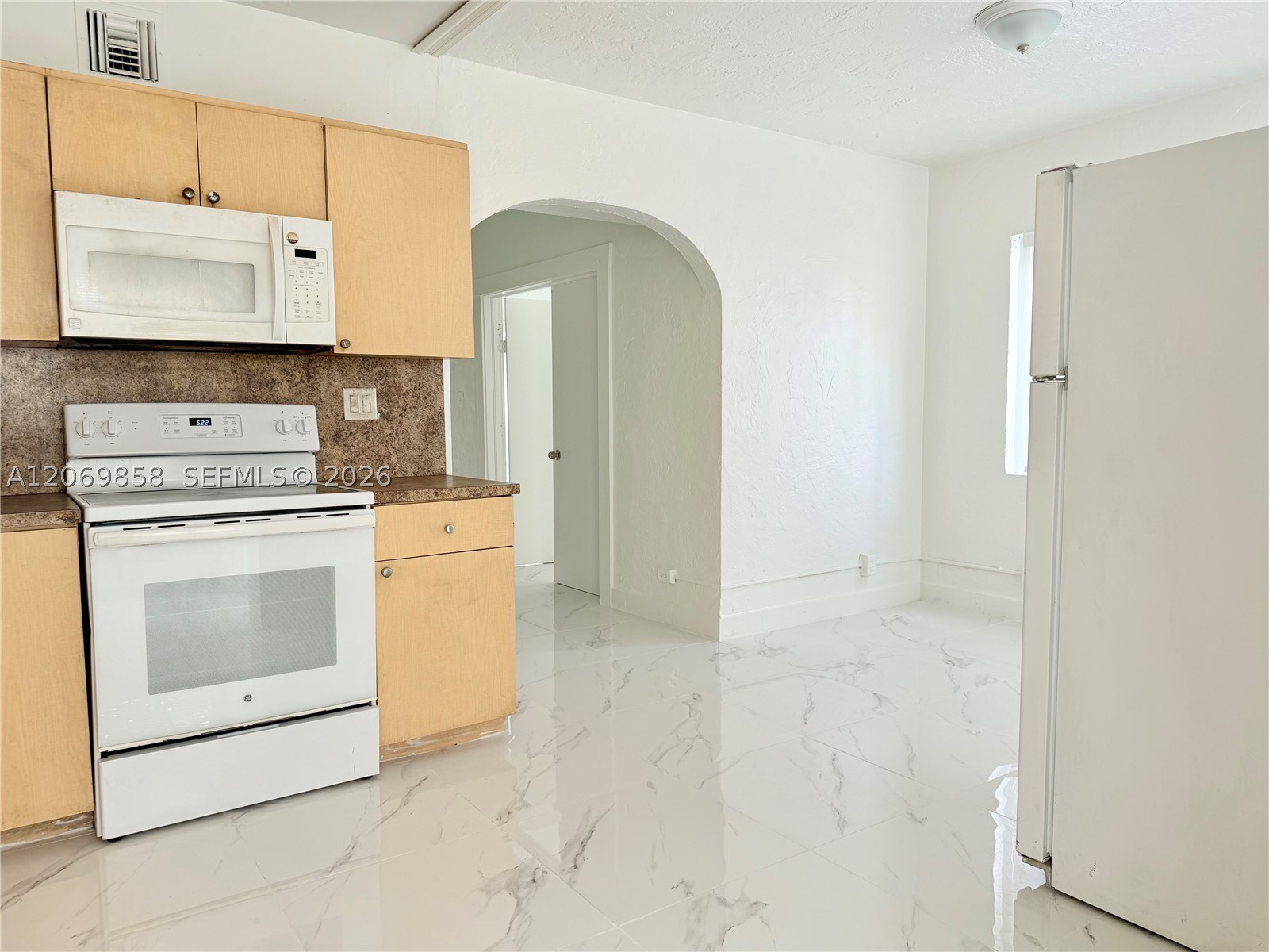 1138 Nw 37th St 1138 Property Photo 10