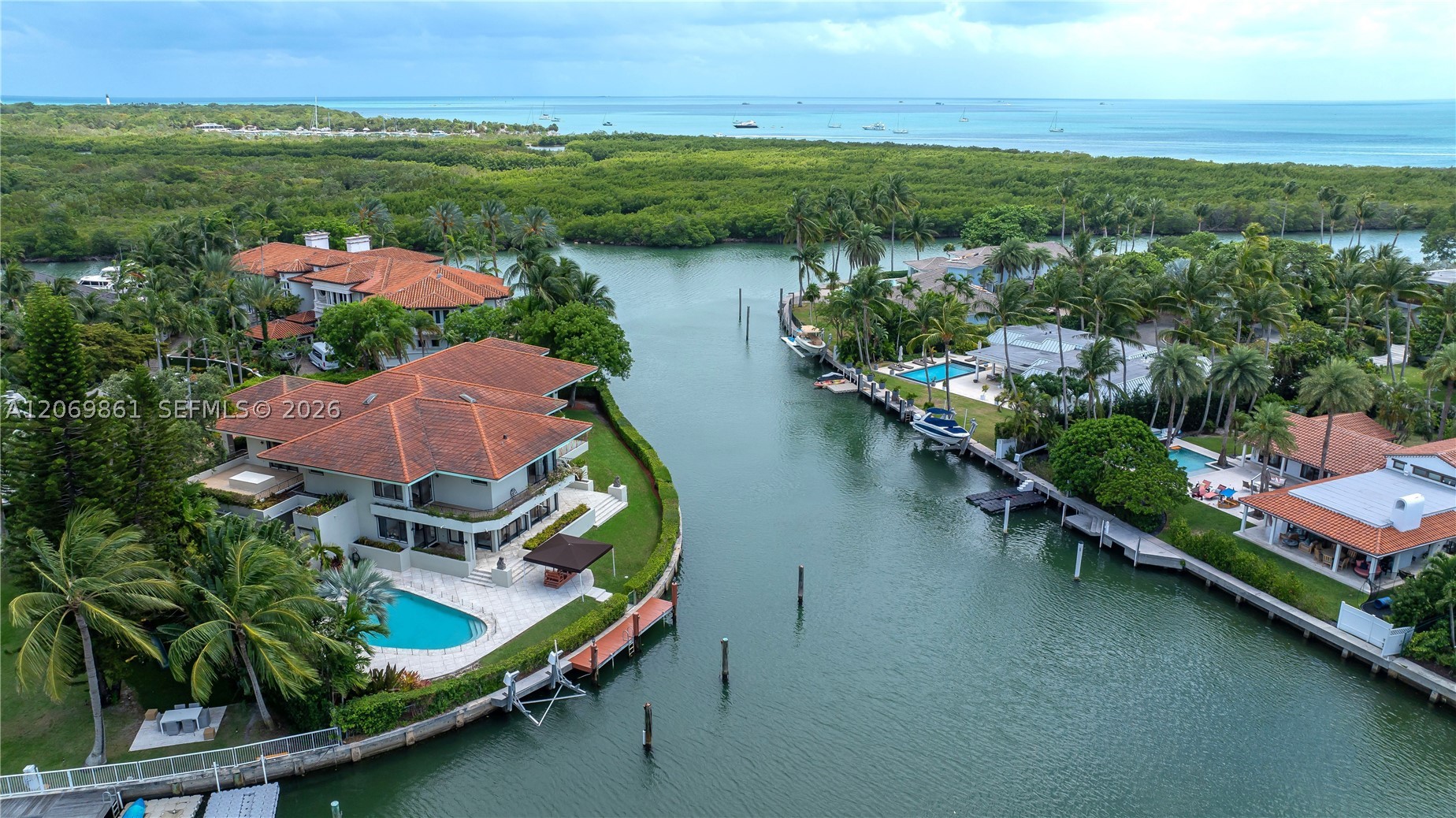 241 Cape Florida Dr Property Photo 3