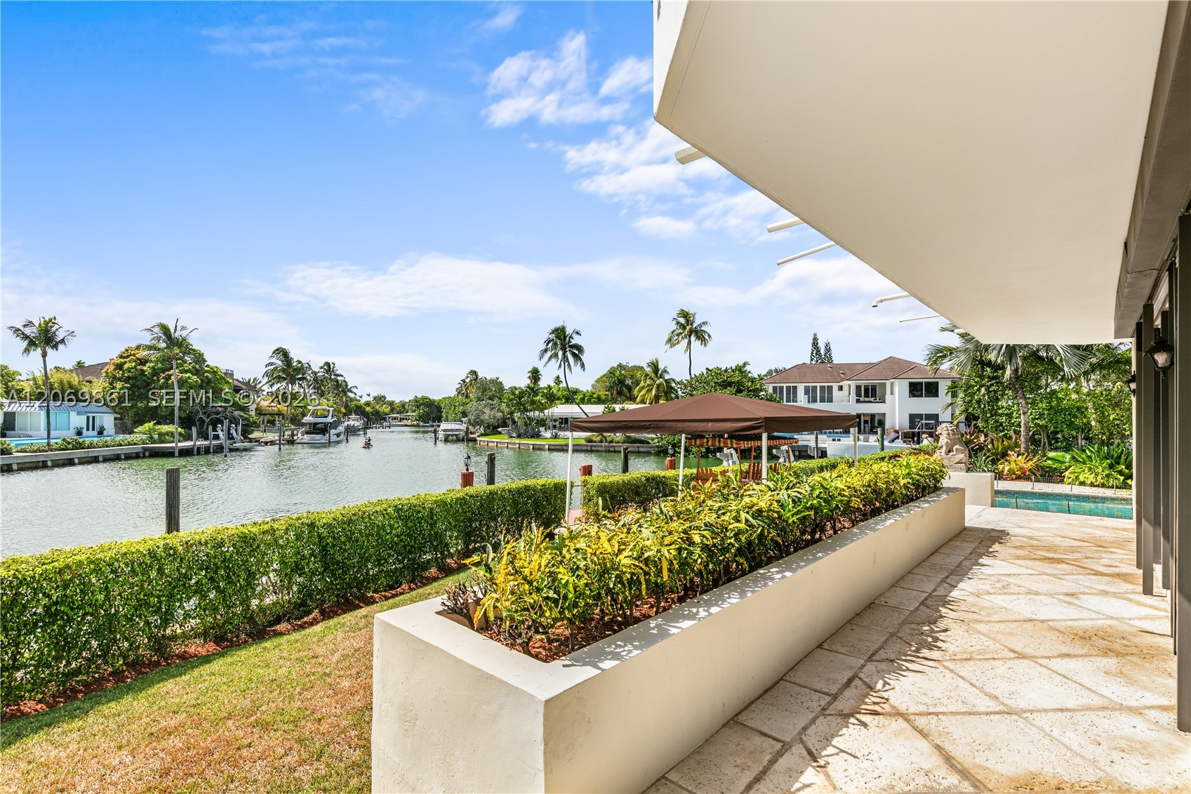241 Cape Florida Dr Property Photo 43
