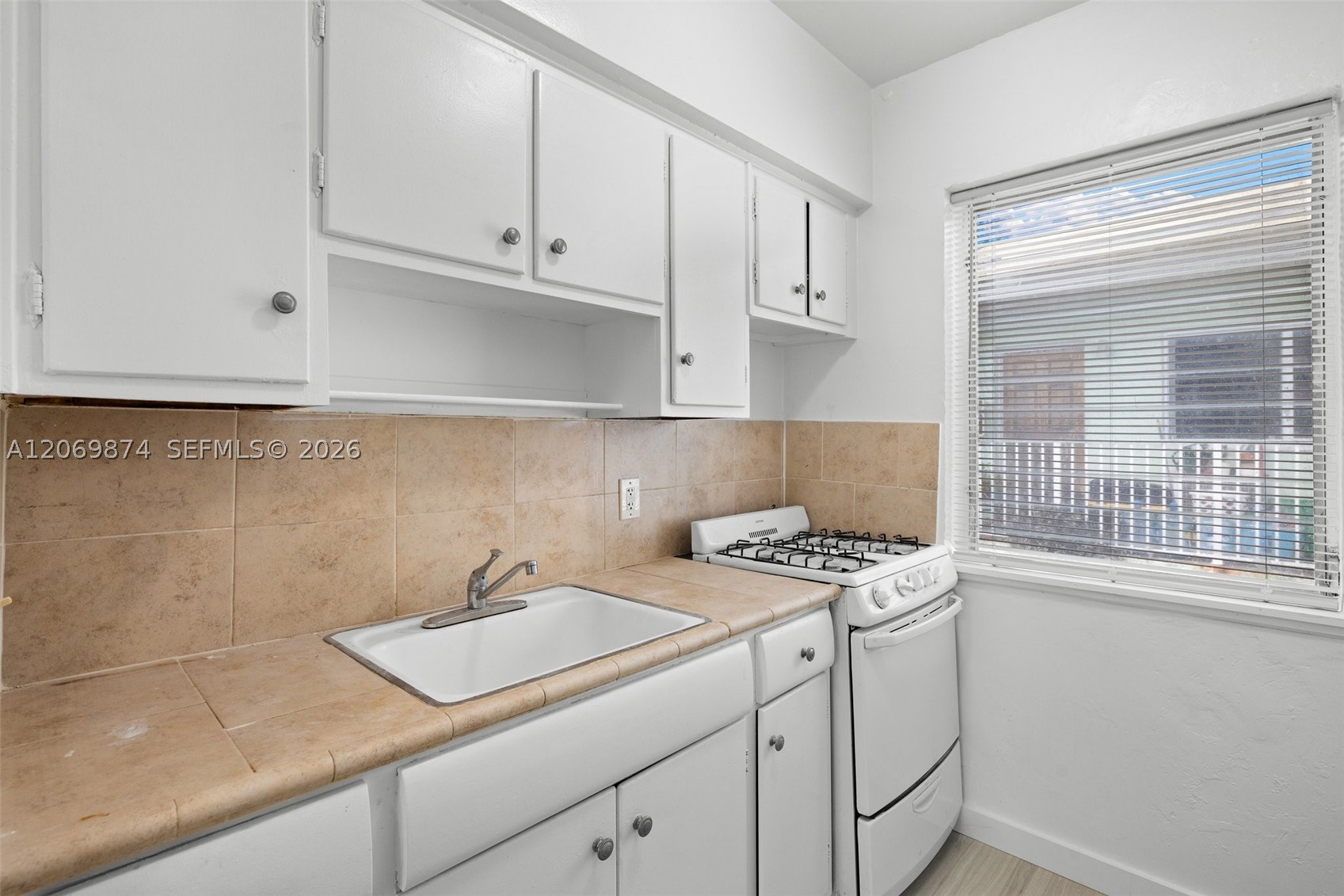 7721 Dickens Ave 6 Property Photo 1