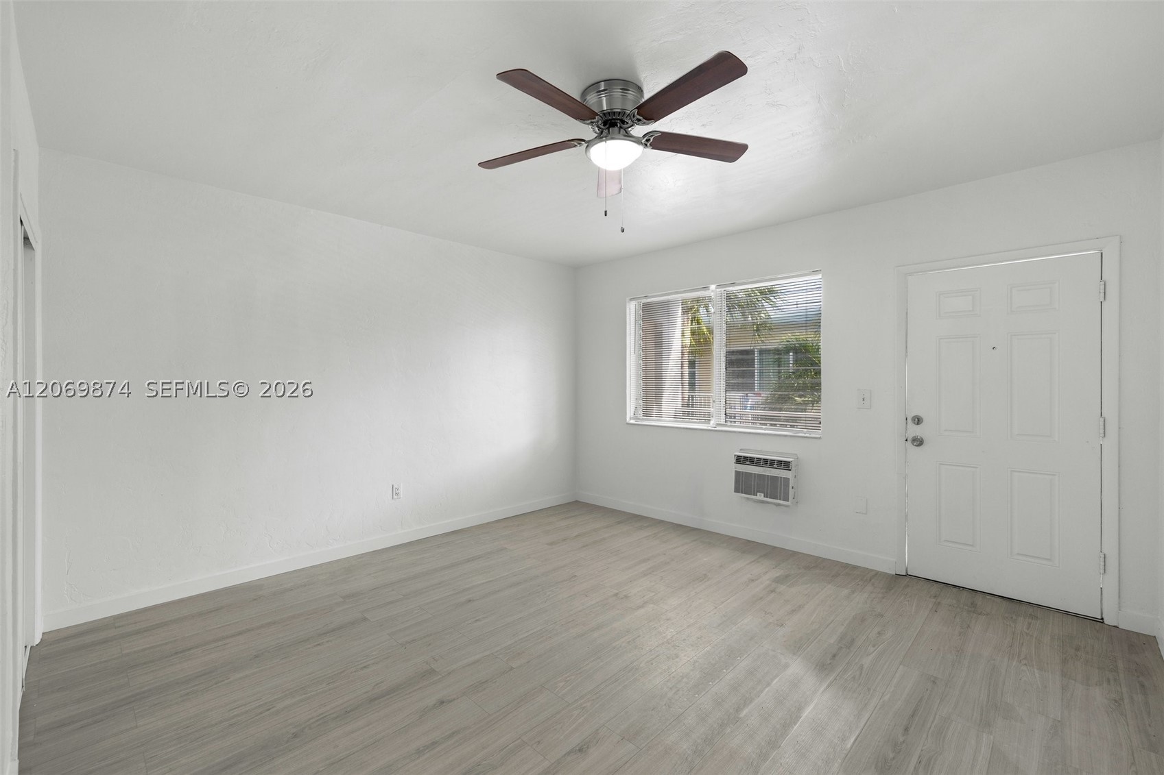 7721 Dickens Ave 6 Property Photo 8