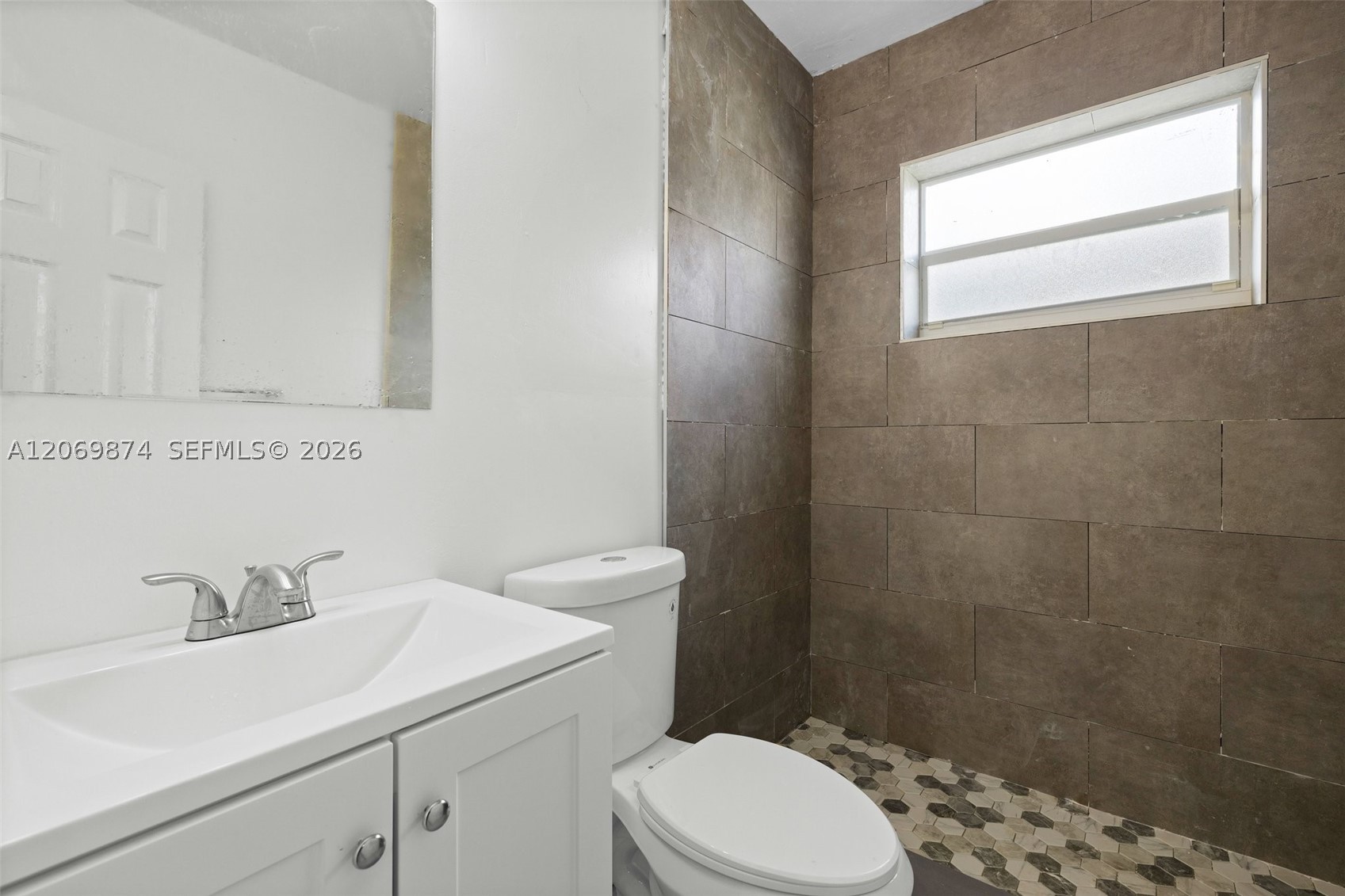 7721 Dickens Ave 6 Property Photo 12
