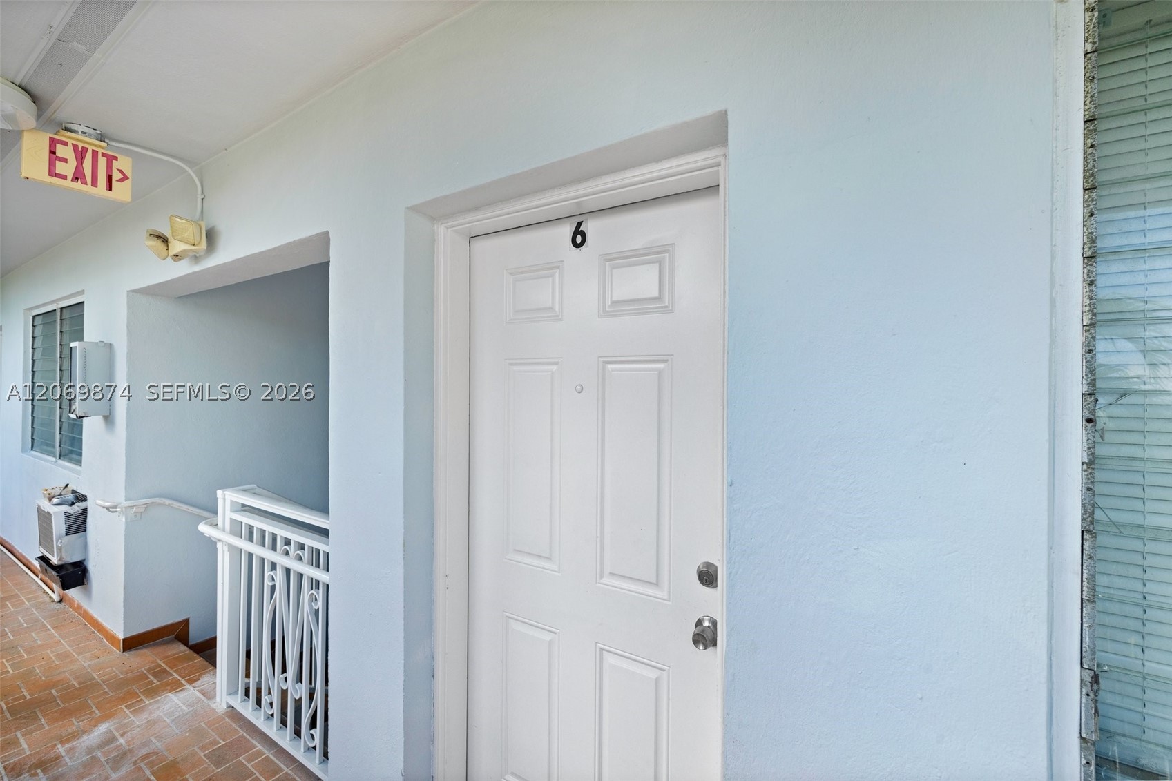 7721 Dickens Ave 6 Property Photo 14