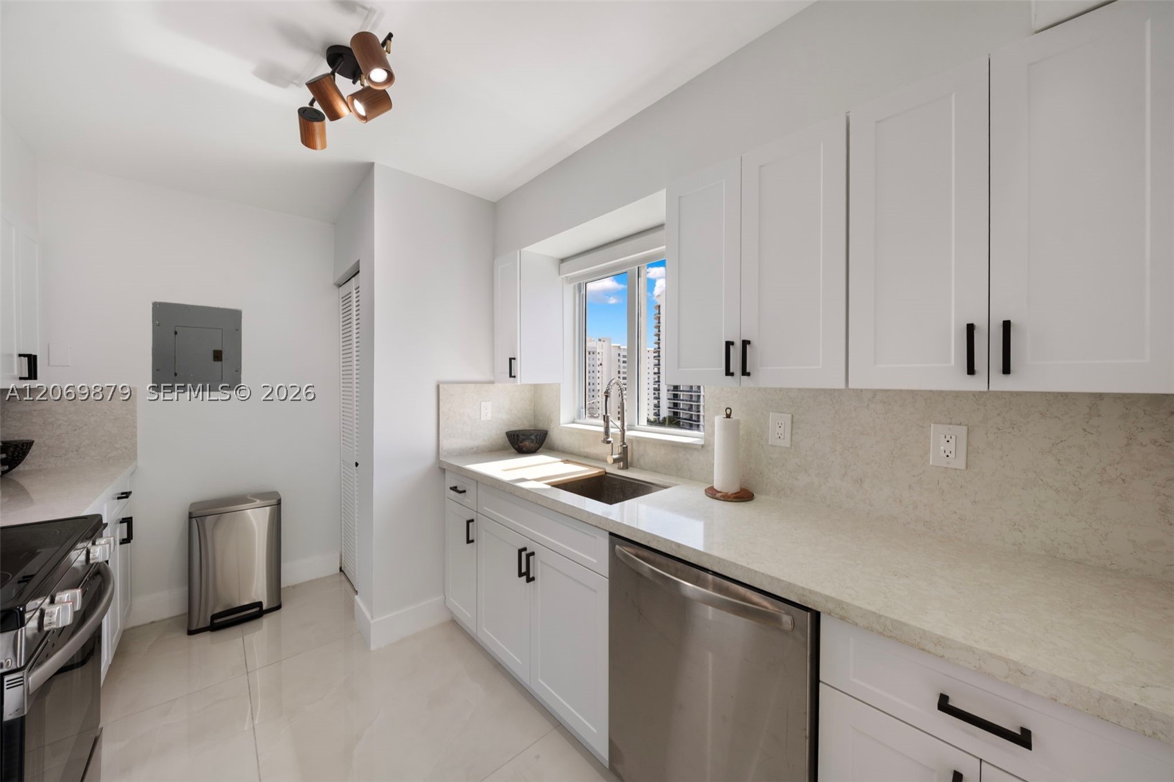 5900 Collins Ave 1204 Property Photo 12