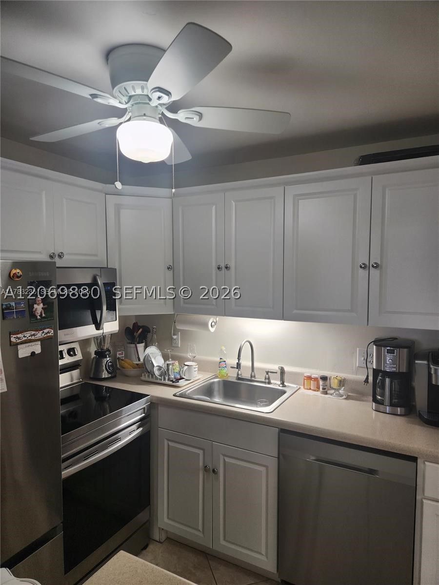 2114 E Cambridge E 2114 Property Photo 12