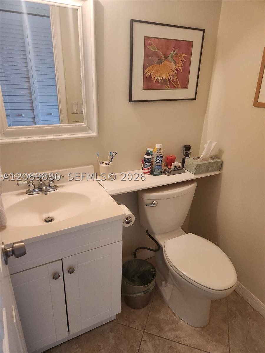 2114 E Cambridge E 2114 Property Photo 17