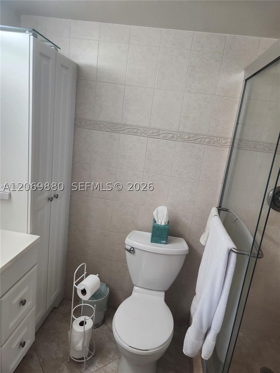 2114 E Cambridge E 2114 Property Photo 24