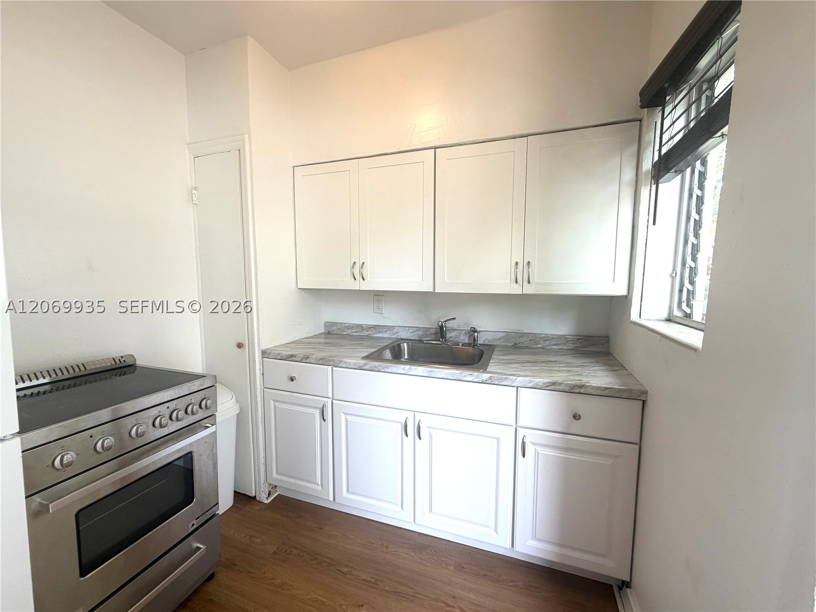433 Santander Ave 1 Property Photo 8