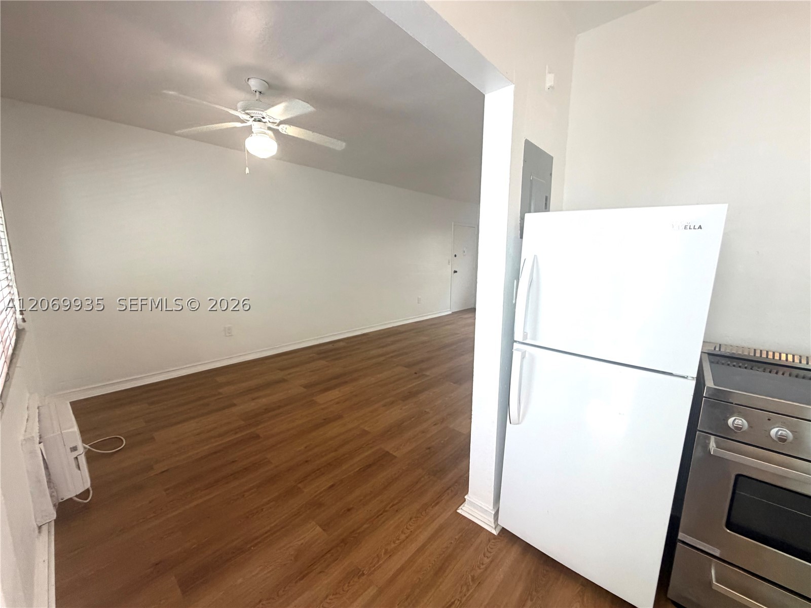 433 Santander Ave 1 Property Photo 9