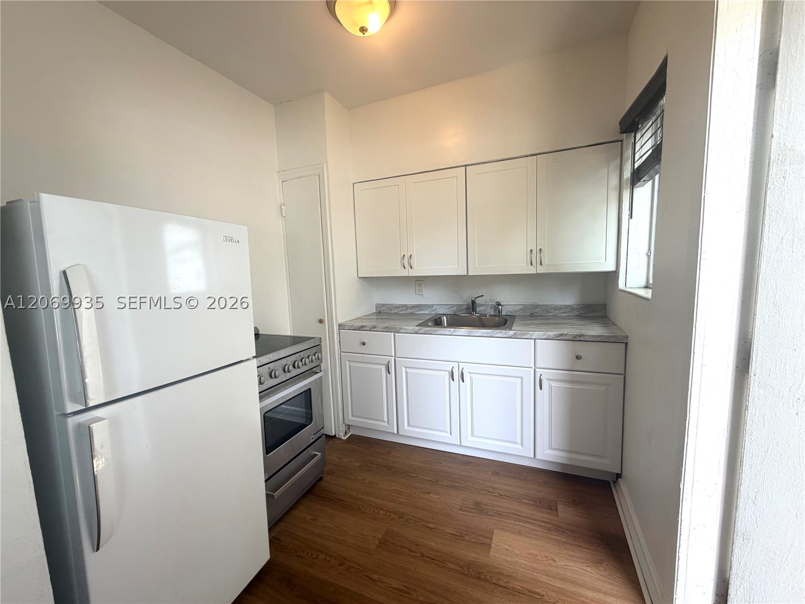 433 Santander Ave 1 Property Photo 10