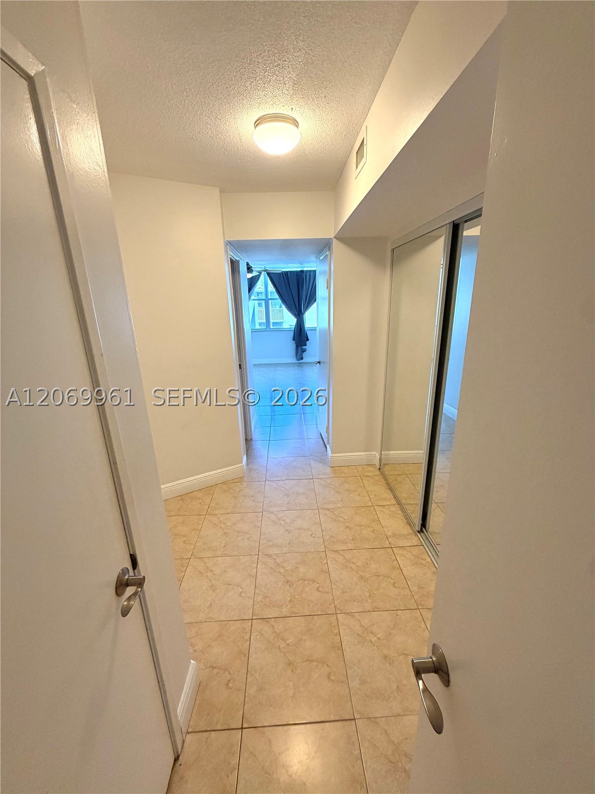 1660 Ne 191st St 406-1 Property Photo 8