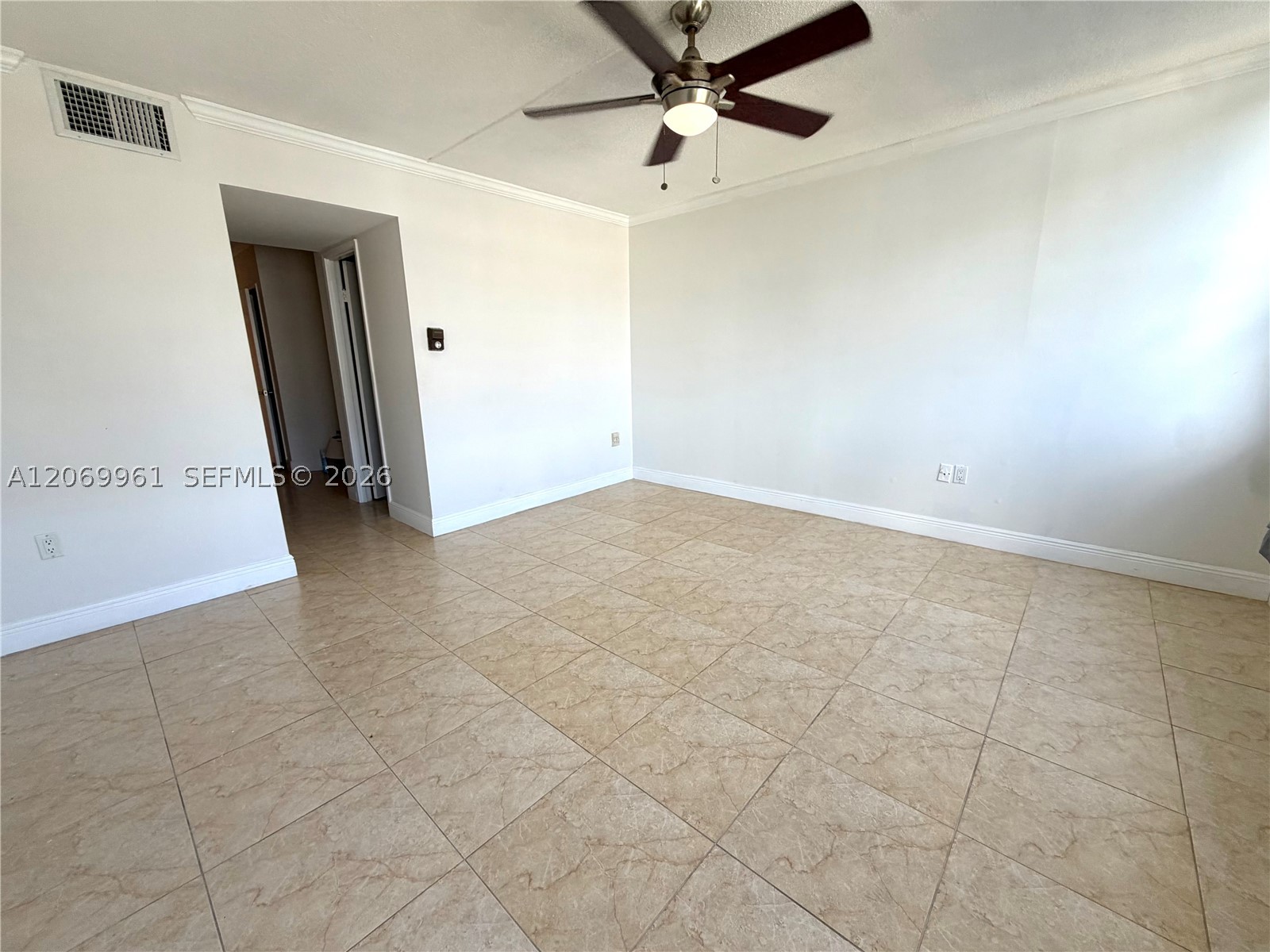 1660 Ne 191st St 406-1 Property Photo 10
