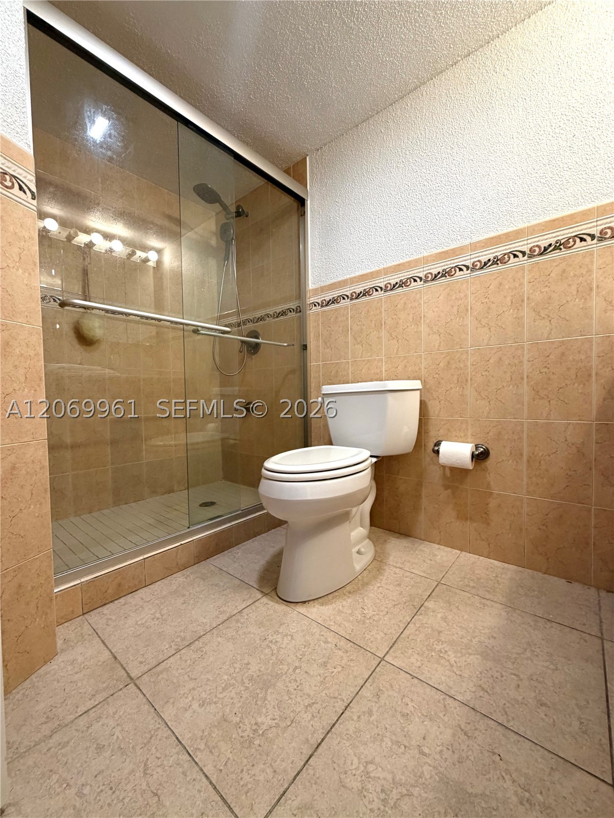 1660 Ne 191st St 406-1 Property Photo 11