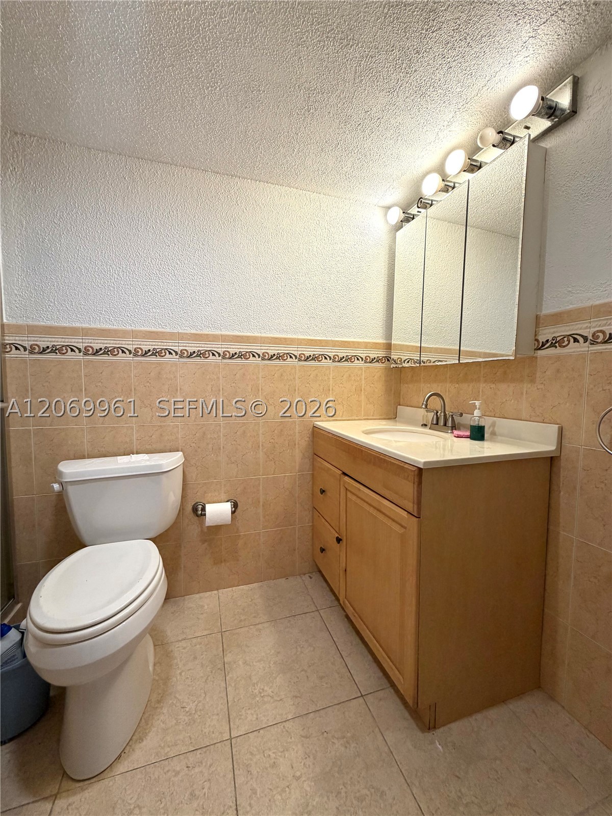 1660 Ne 191st St 406-1 Property Photo 12