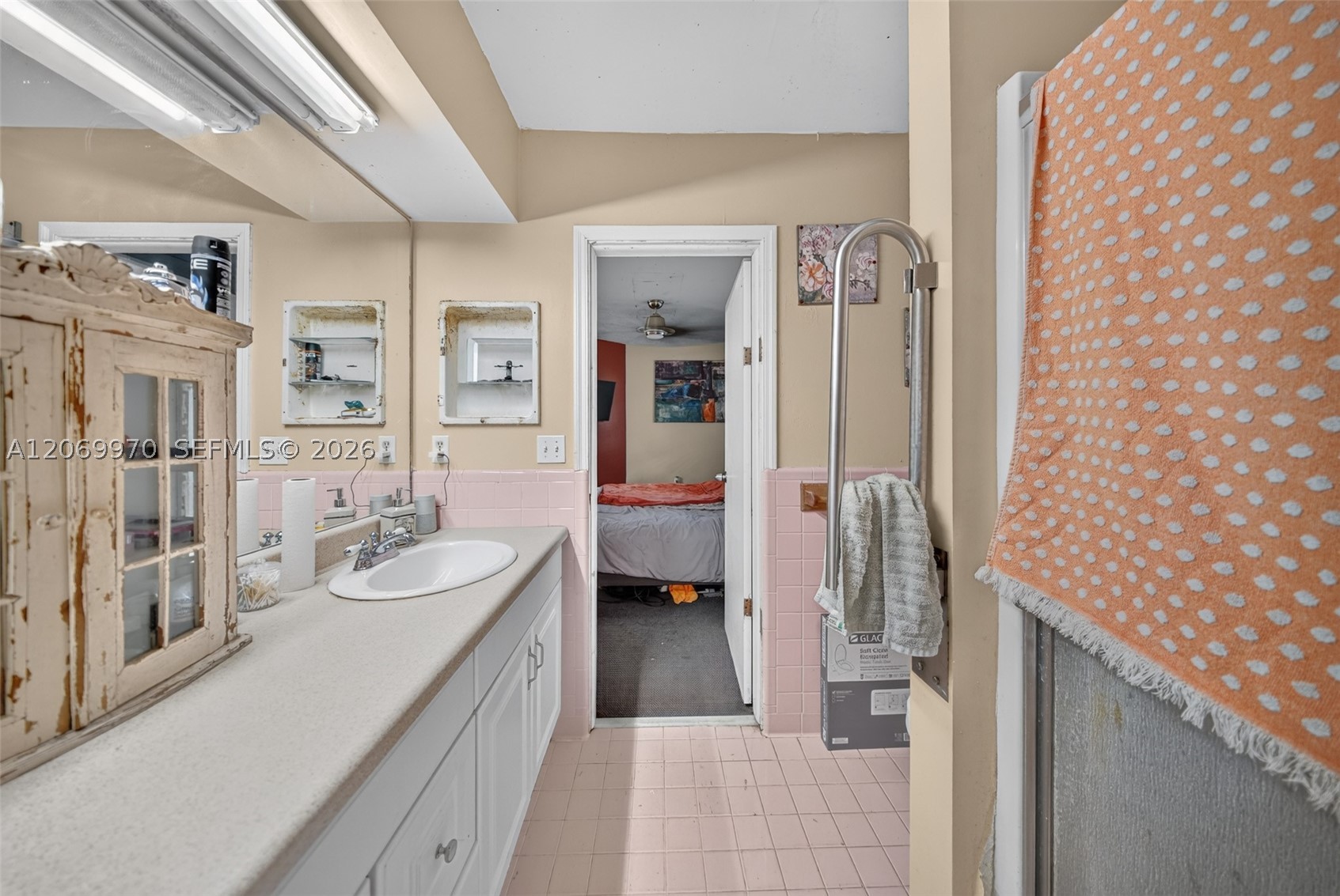 A12069970 Property Photo 22