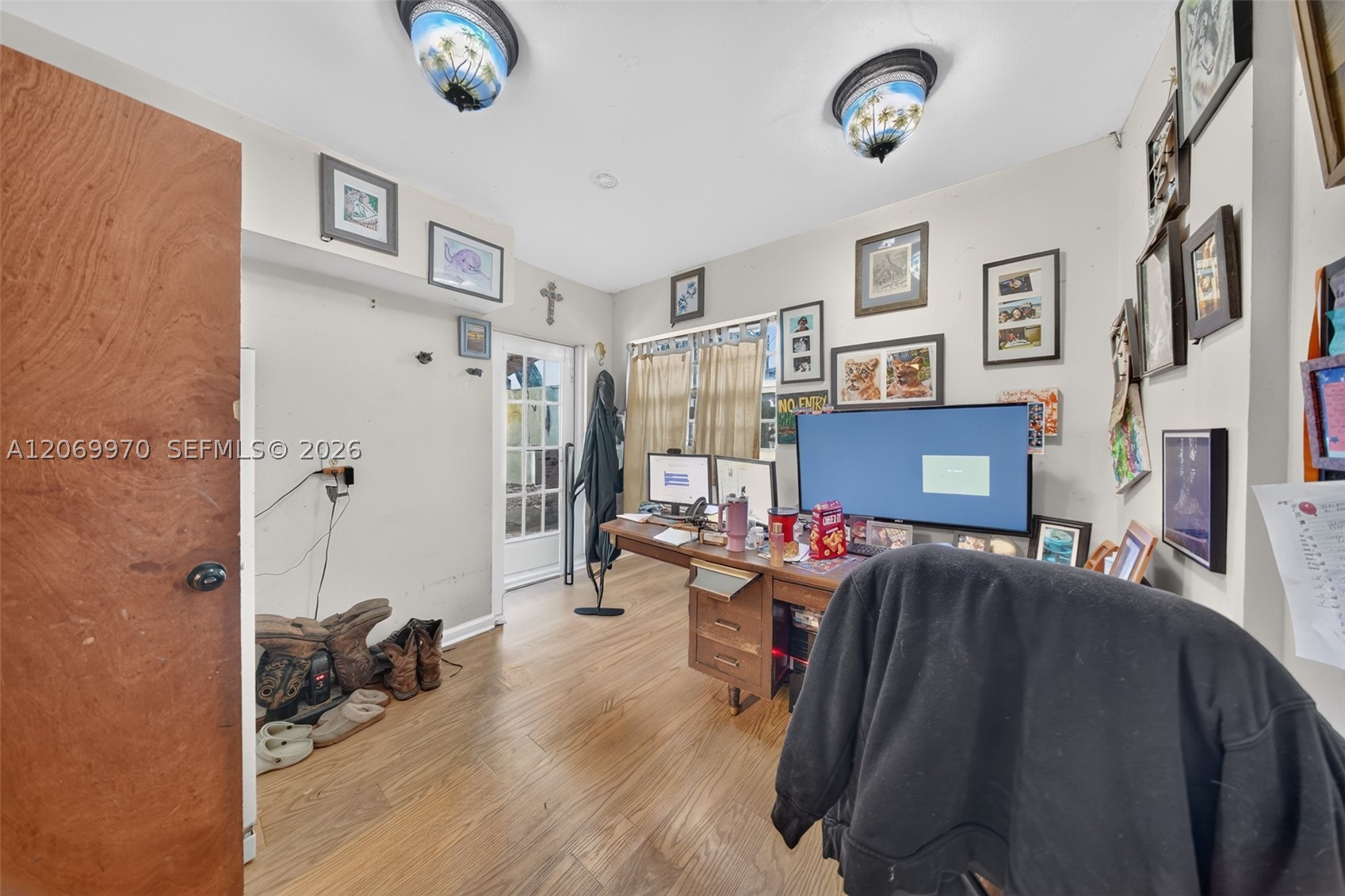A12069970 Property Photo 24