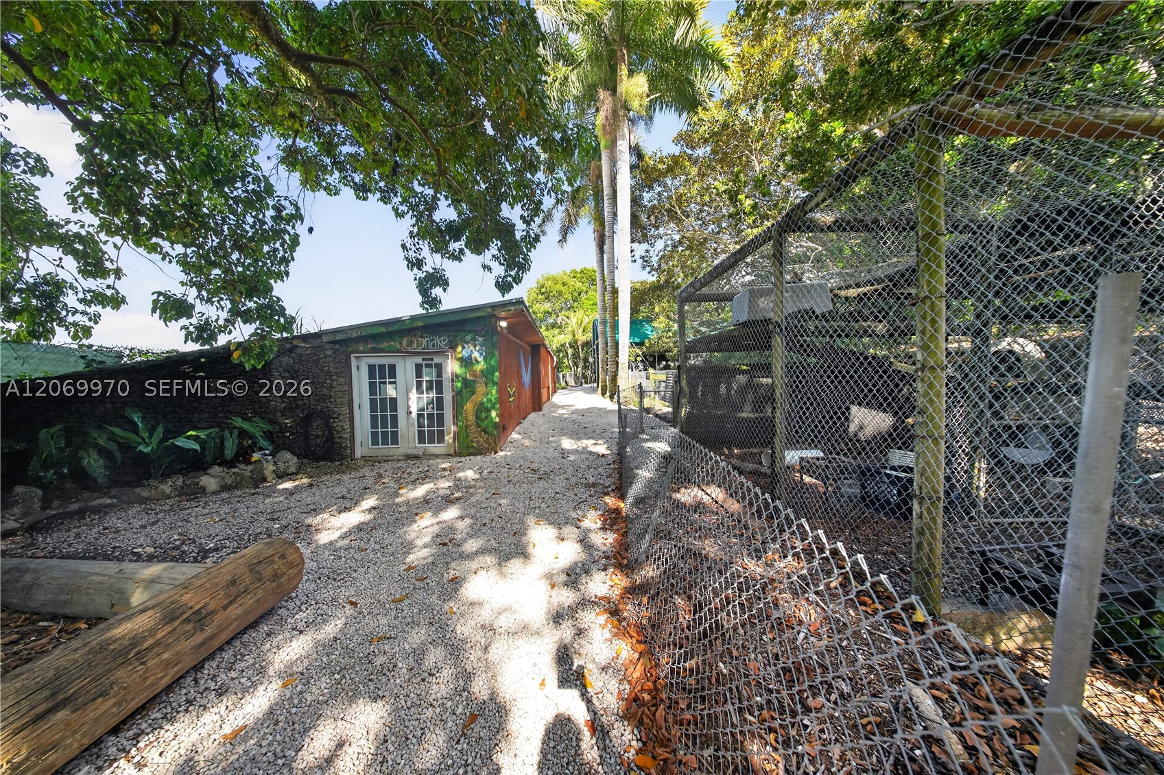A12069970 Property Photo 27