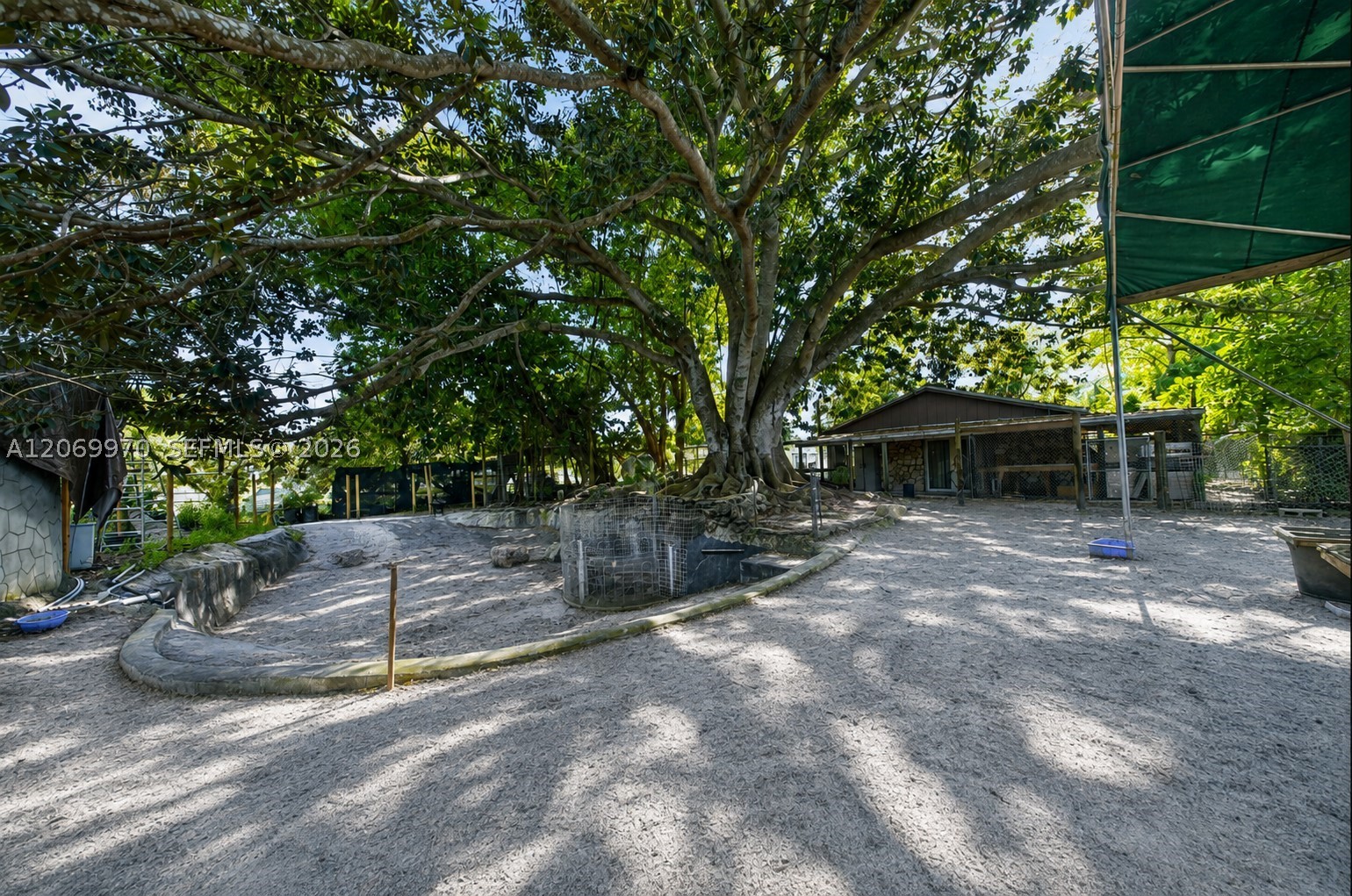 A12069970 Property Photo 35