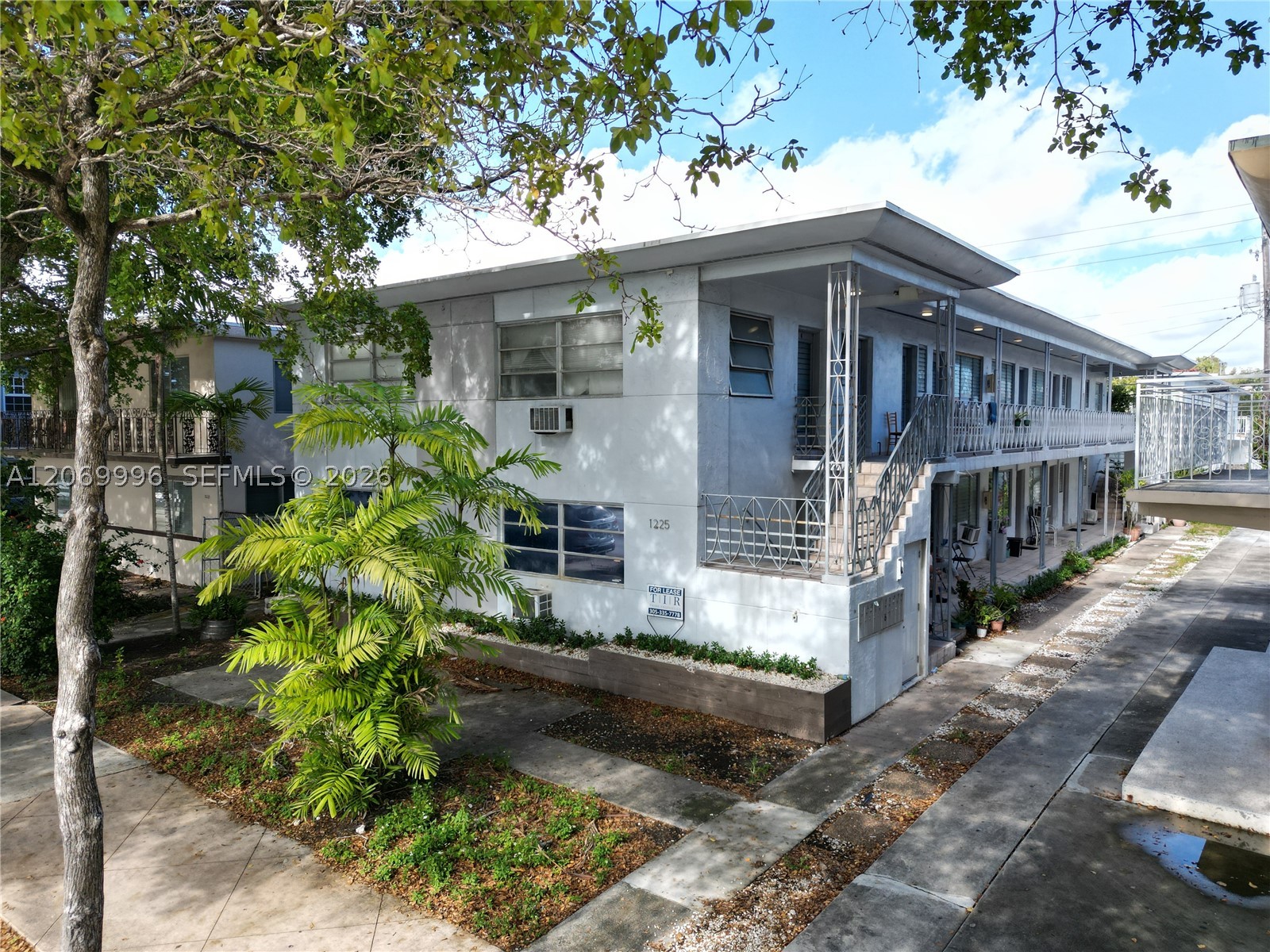 1225 Normandy Dr 8 Property Photo 1