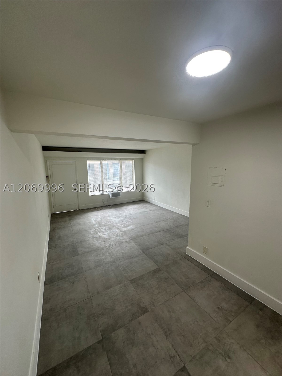 1225 Normandy Dr 8 Property Photo 3