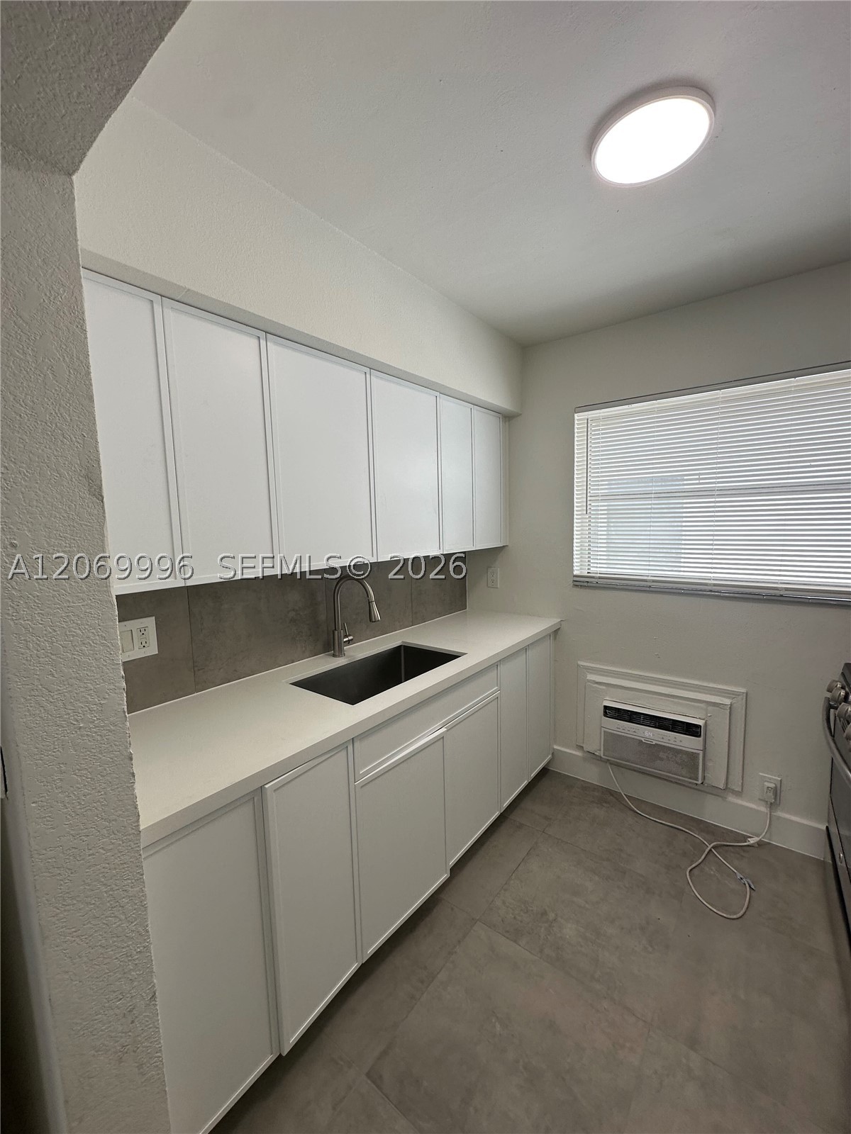 1225 Normandy Dr 8 Property Photo 6