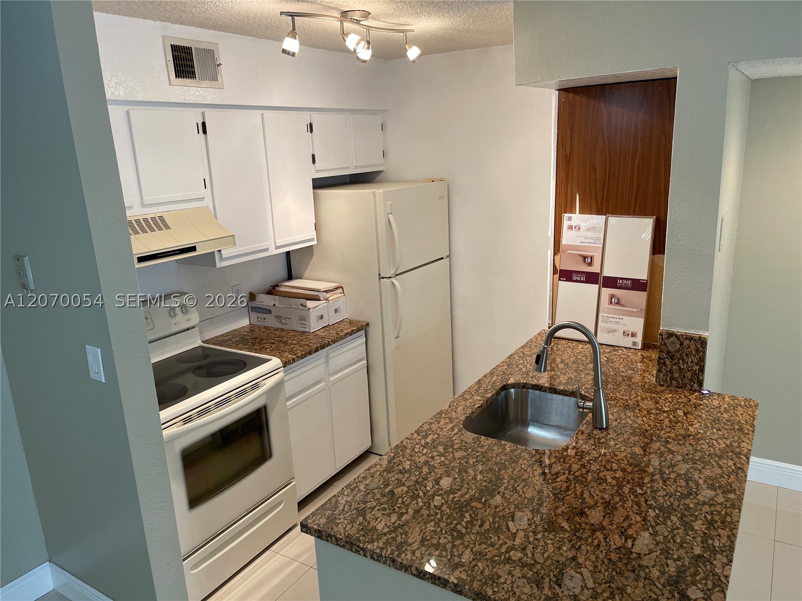 2826 S University Dr 3101 Property Photo 10