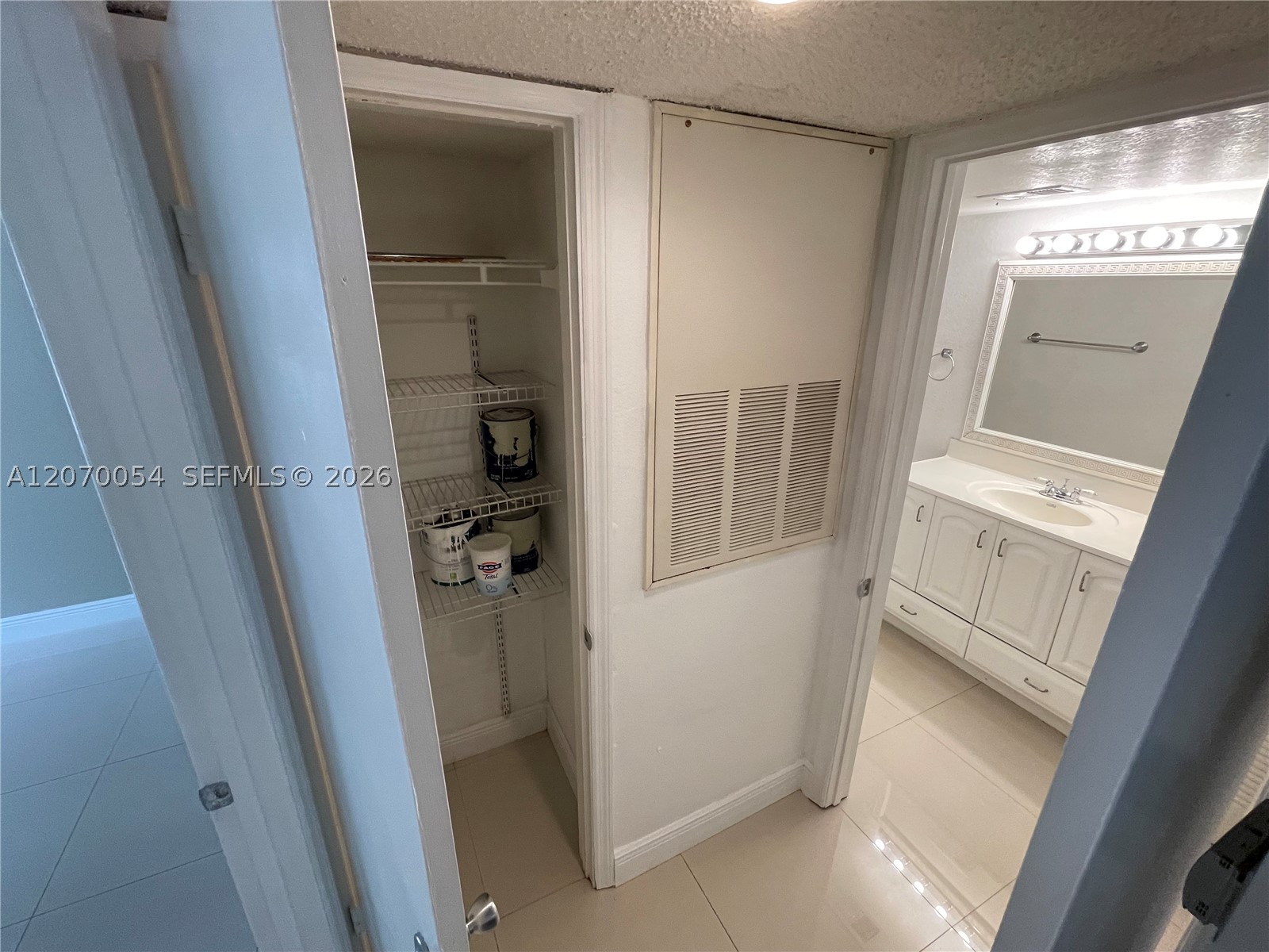 2826 S University Dr 3101 Property Photo 17