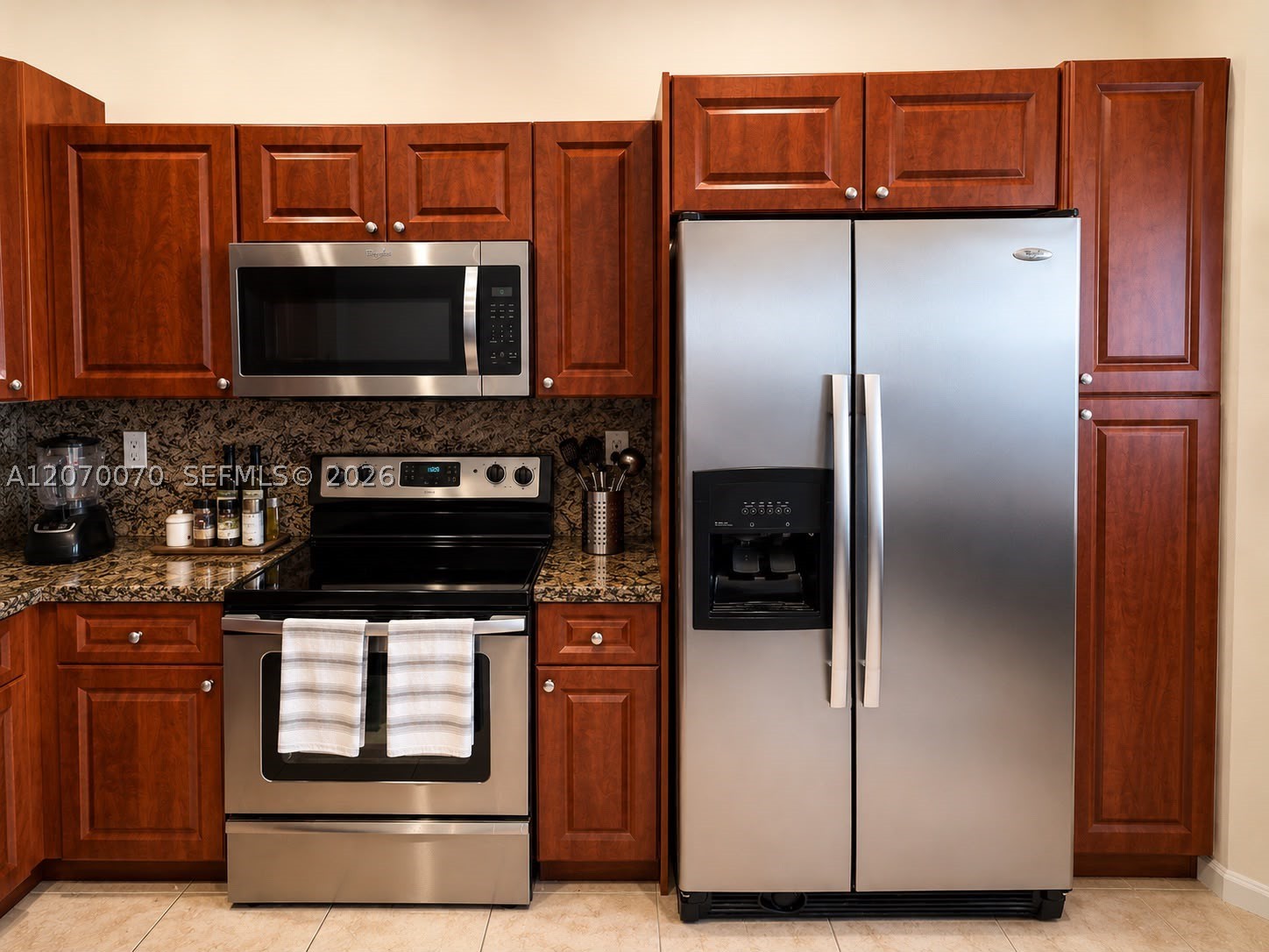 A12070070 Property Photo 5