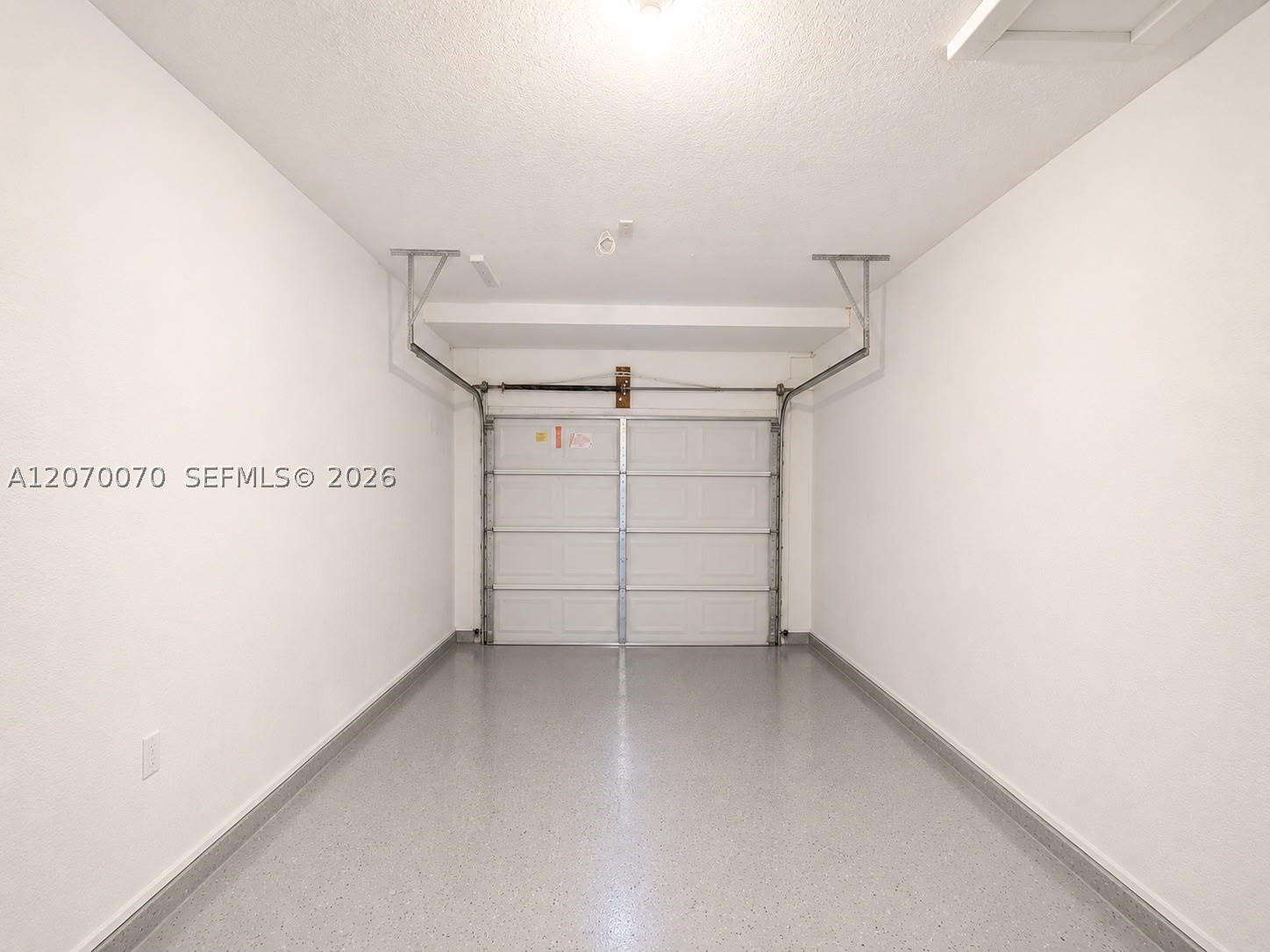 A12070070 Property Photo 20