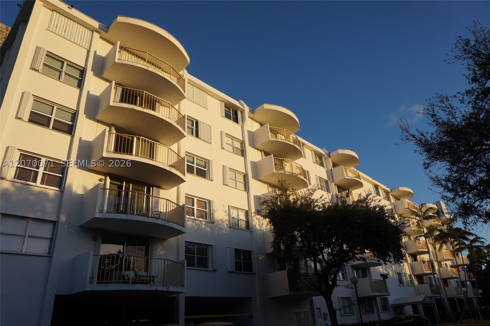 210 SEAVIEW DR 308 Property Photo 1