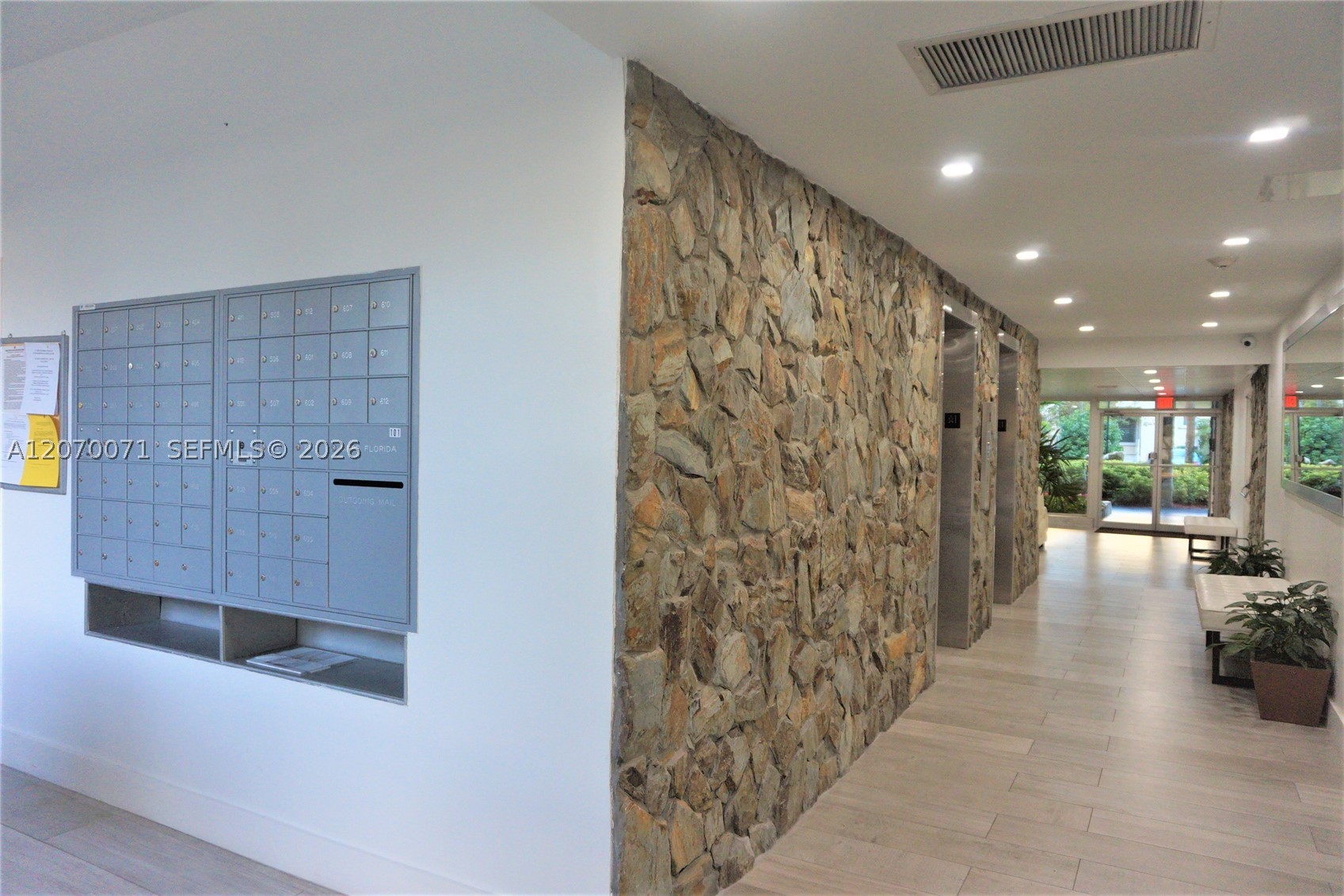 210 Seaview Dr 308 Property Photo 2