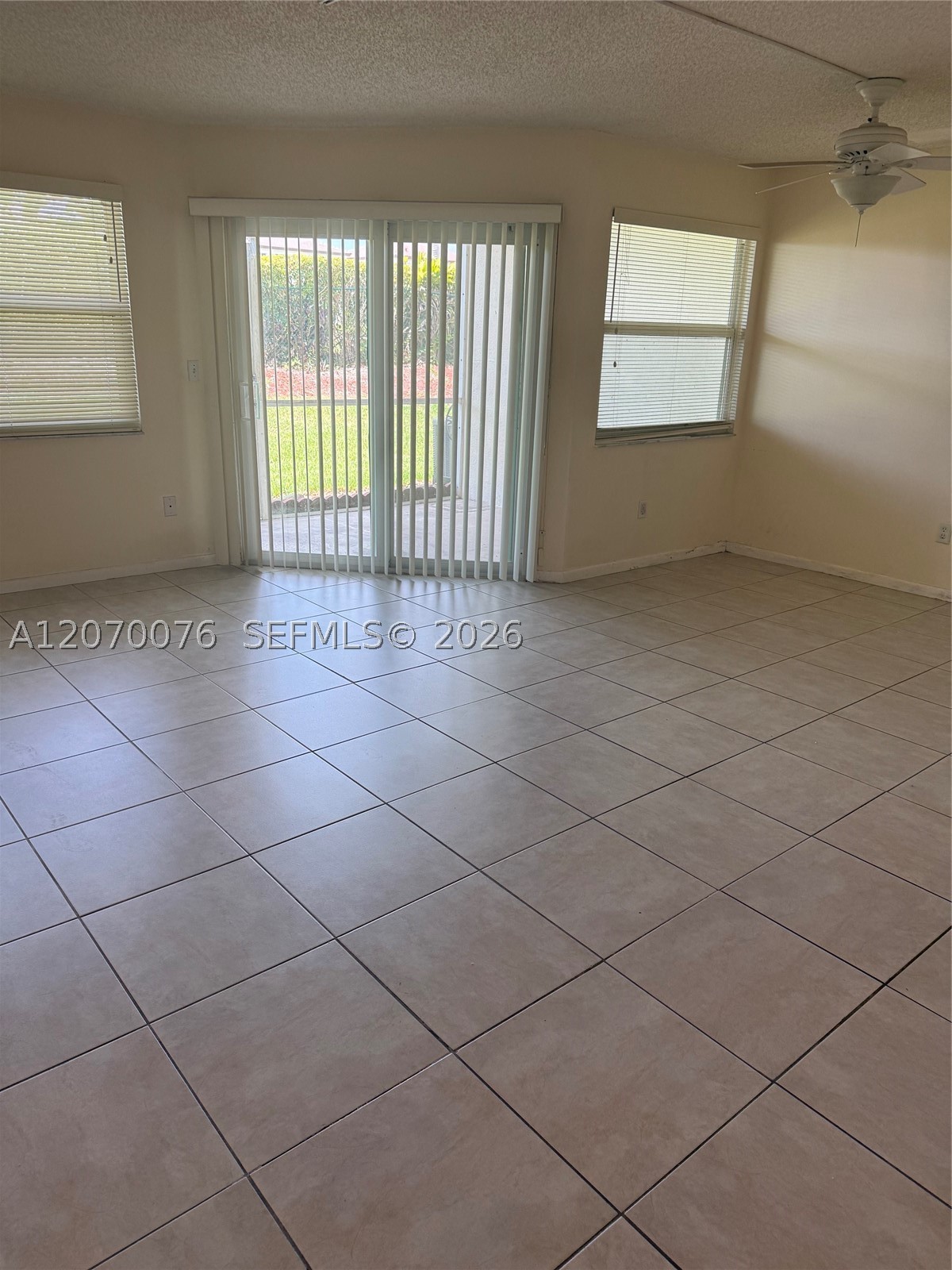2255 Se 27th Dr 102-e Property Photo 5