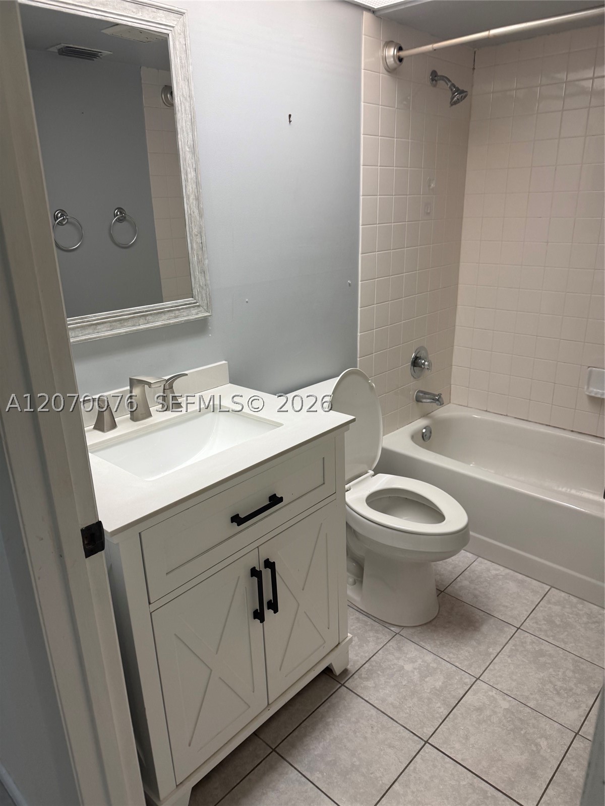 2255 Se 27th Dr 102-e Property Photo 11