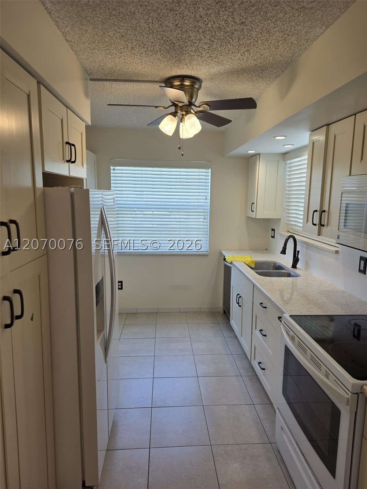 2255 Se 27th Dr 102-e Property Photo 12
