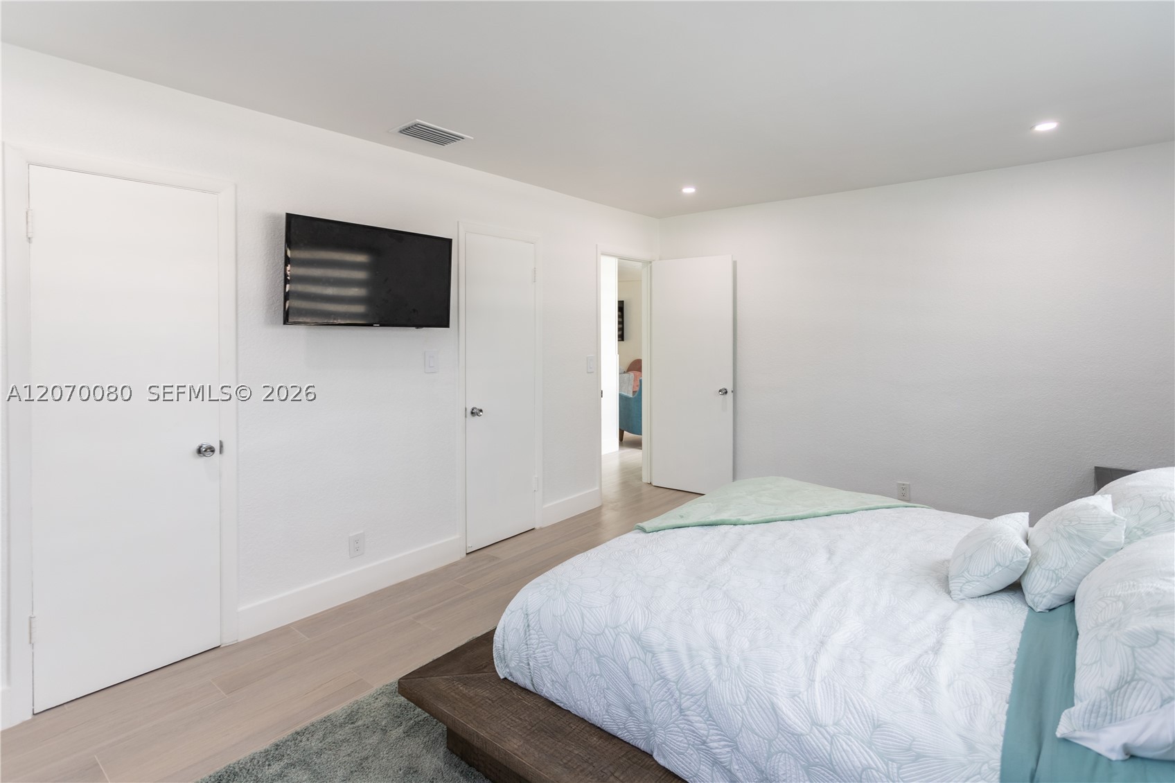 4010 Johnson St Property Photo 11