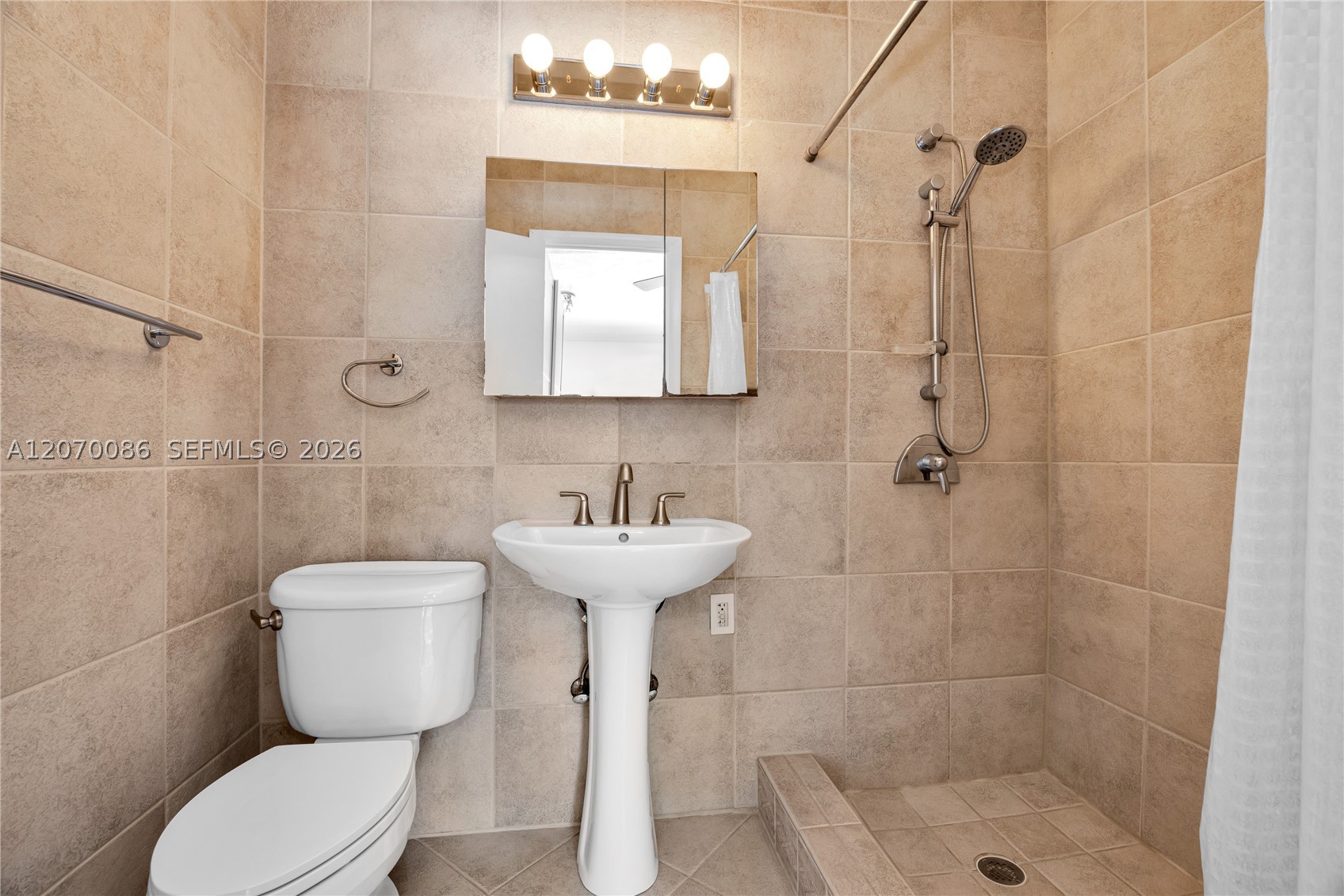 1085 Ne 84th St Property Photo 30