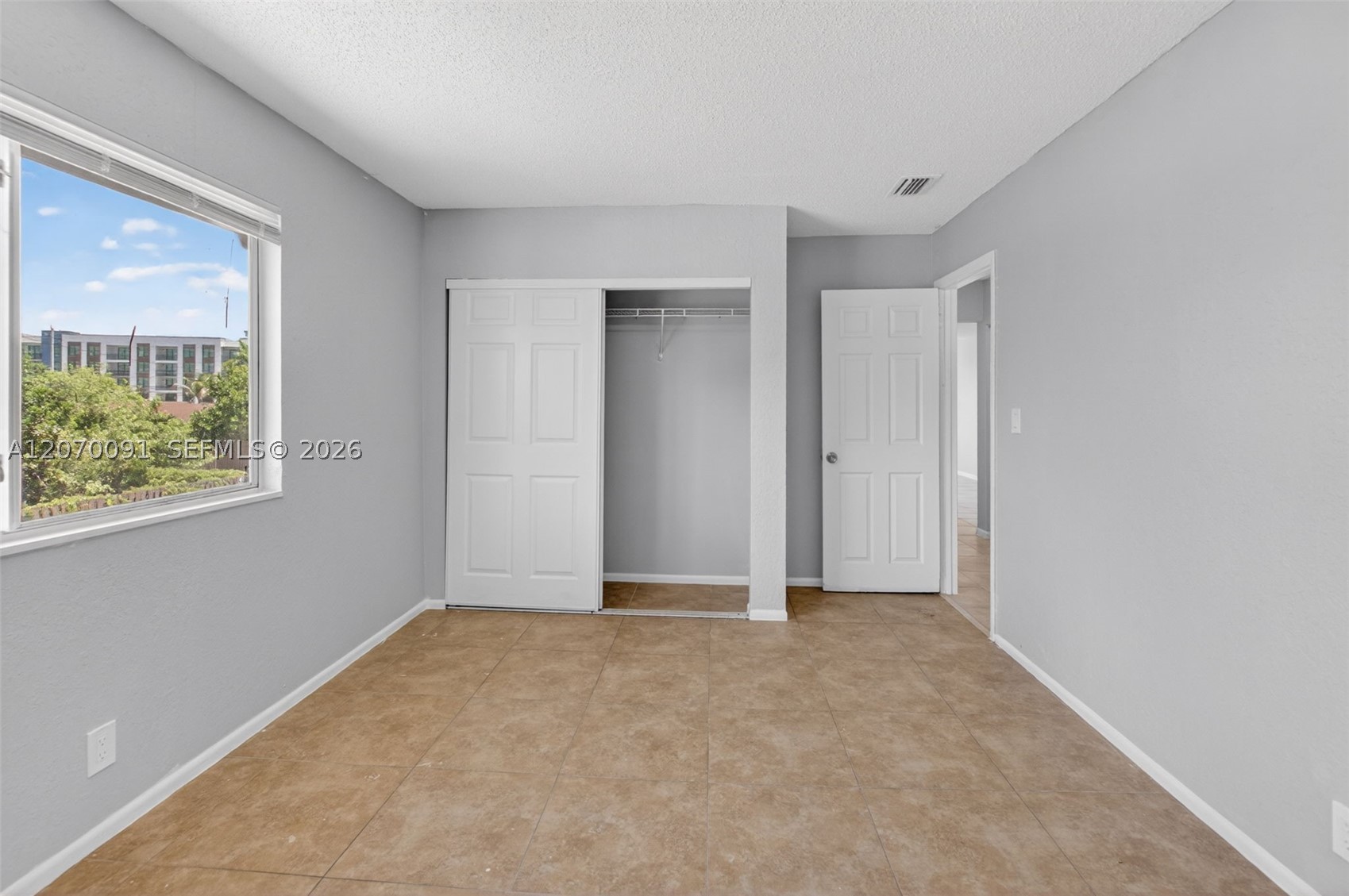 2201 Catherine Dr 3 Property Photo 18