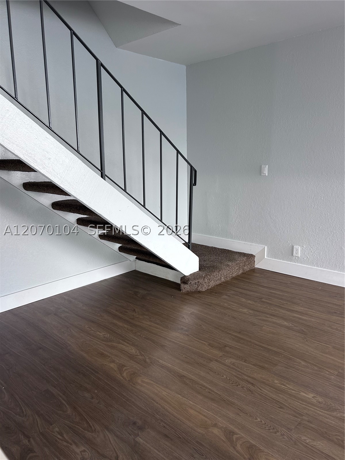 2181 Catherine Dr 2 Property Photo 3