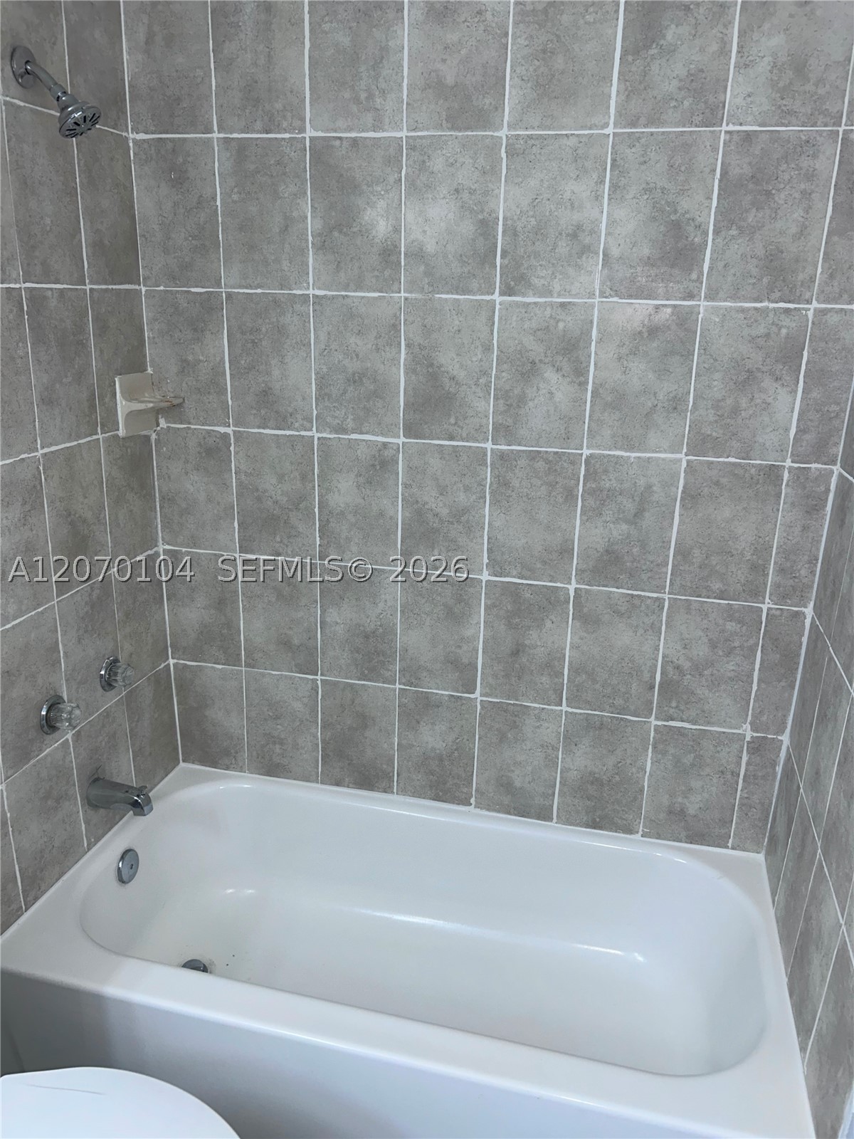 2181 Catherine Dr 2 Property Photo 5