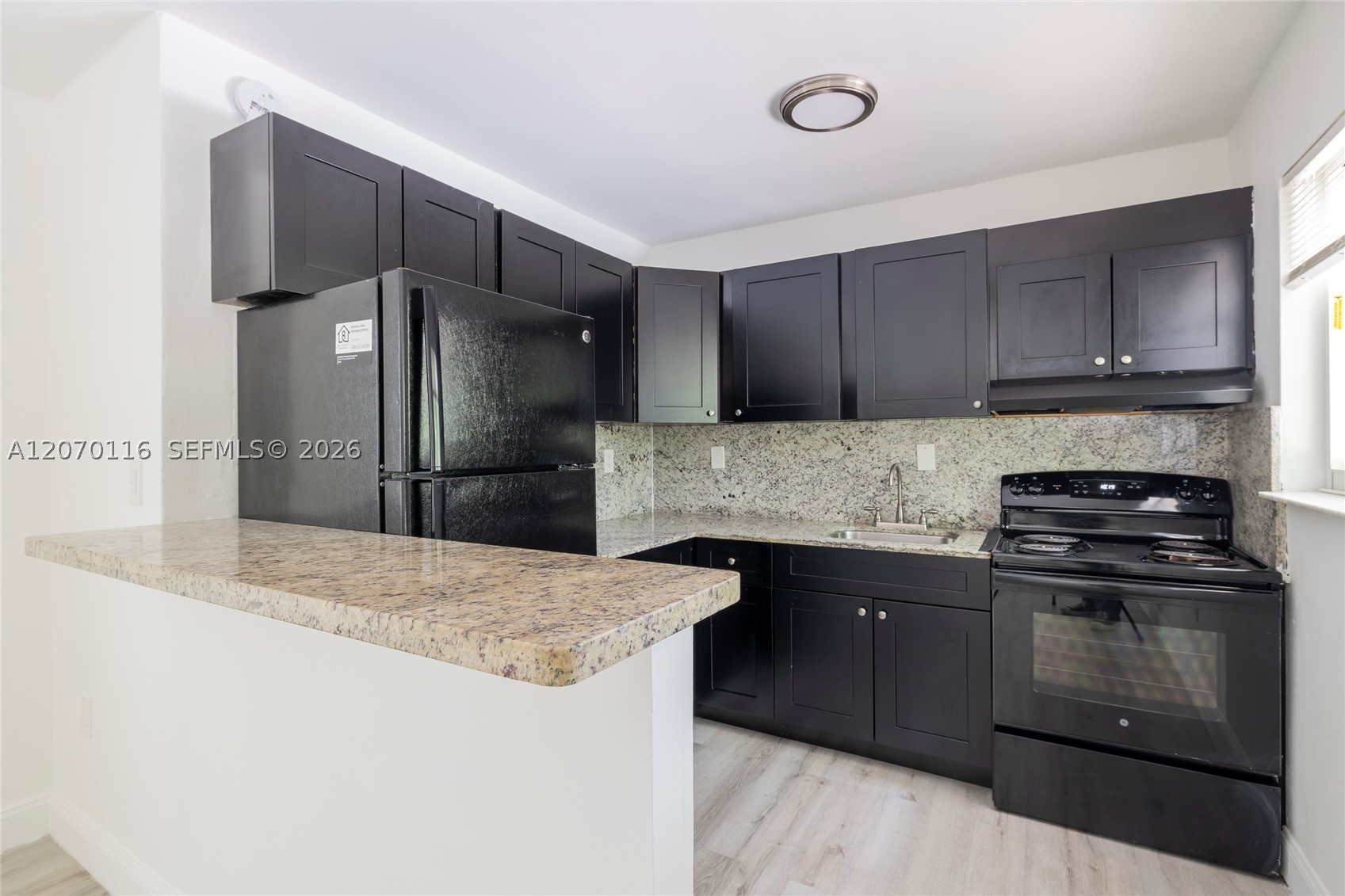1091 SW 4th St 2 Property Photo 1