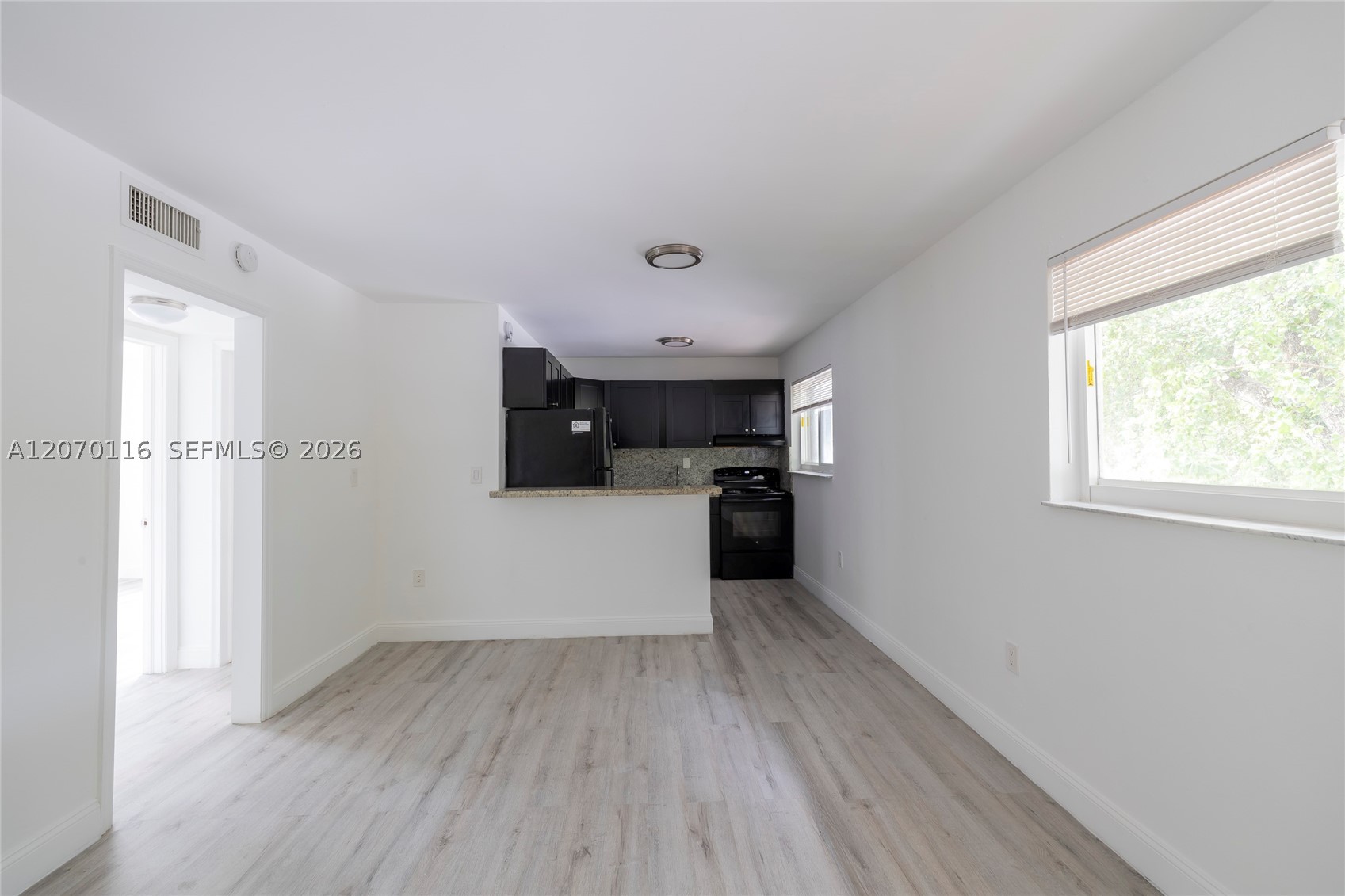 1091 Sw 4th St 2 Property Photo 3