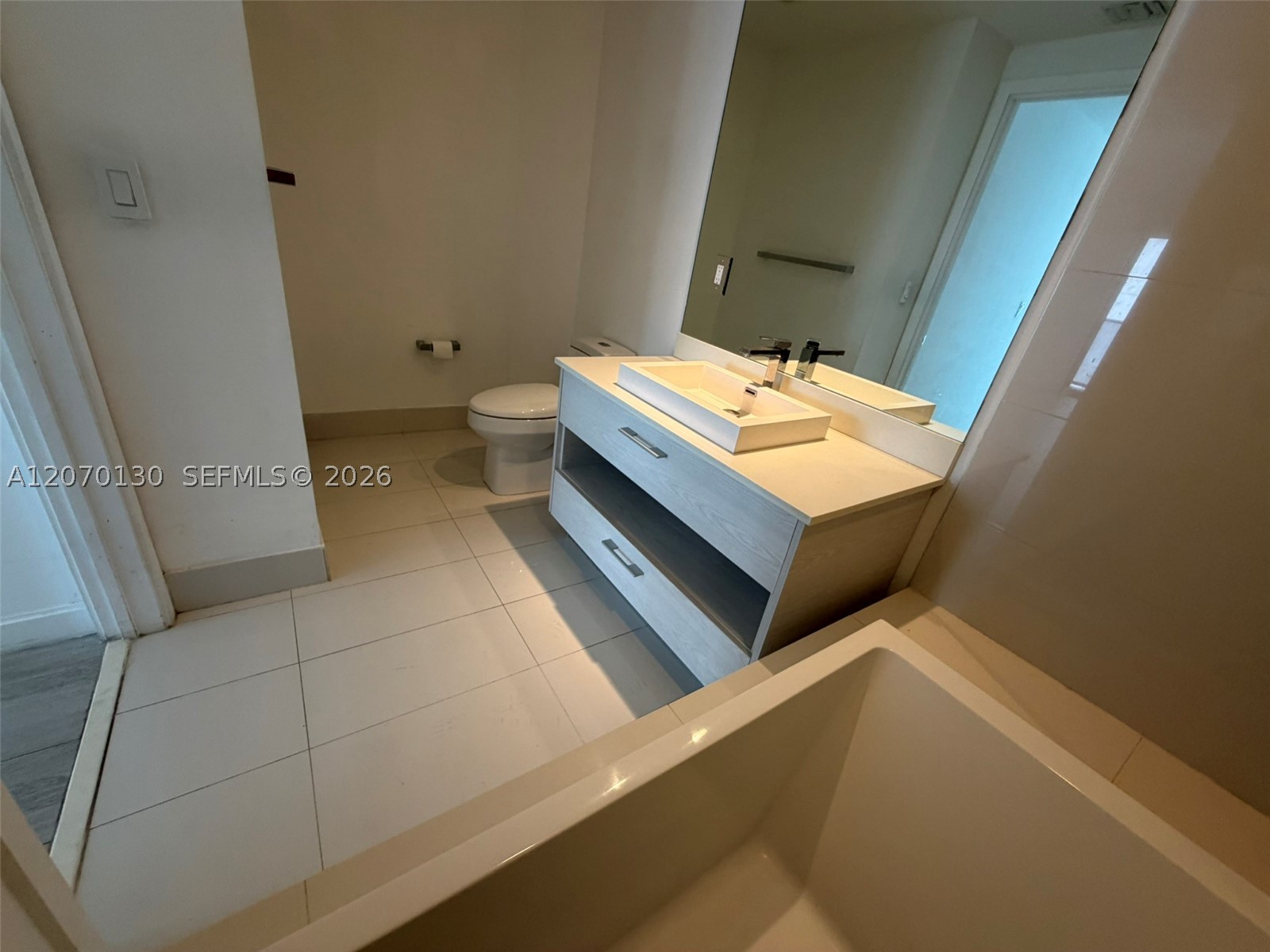 55 Sw 9th St 2410 Property Photo 6