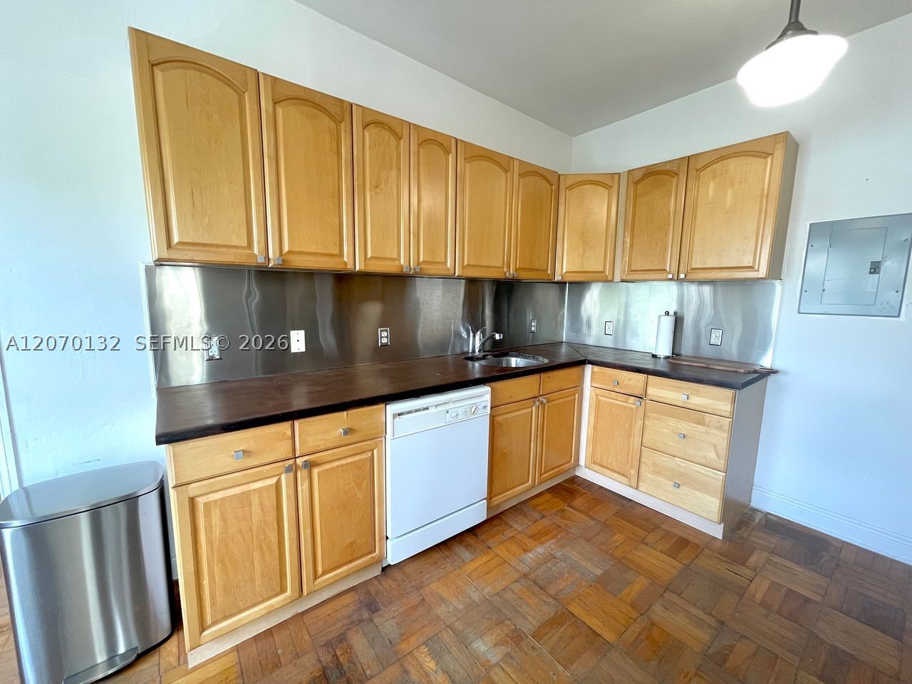4035 N Meridian Ave 305 Property Photo 3