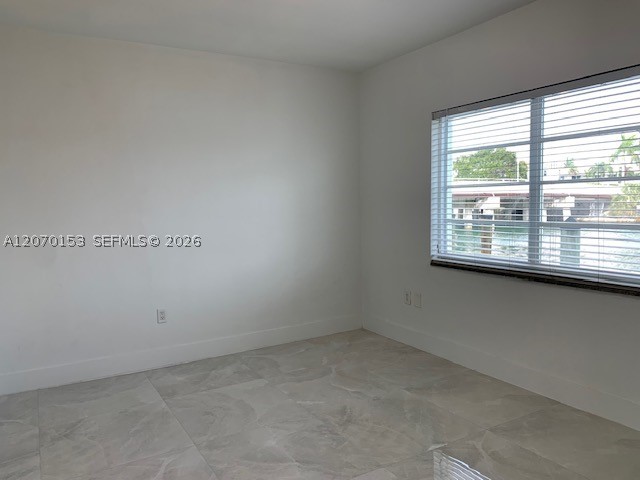 7207 Bay Dr 23 Property Photo 2