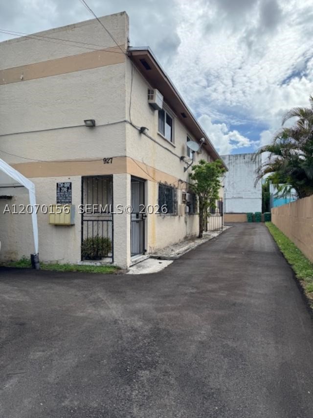 927 Nw 7th Ct 3 Property Photo 1