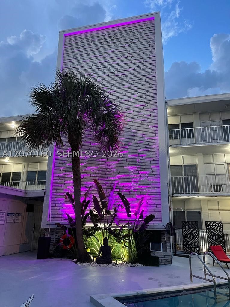 2101 Normandy Dr 202 Property Photo 1