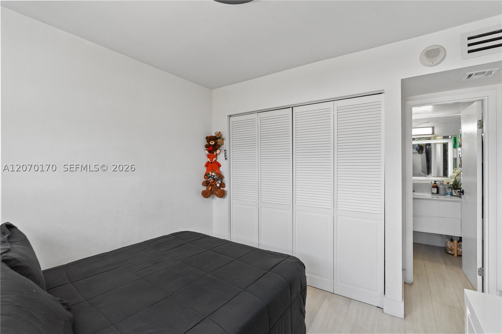 2821 N Miami Beach Blvd 4f Property Photo 25