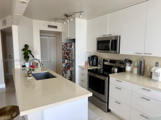 1688 West Ave 906 Property Photo 6